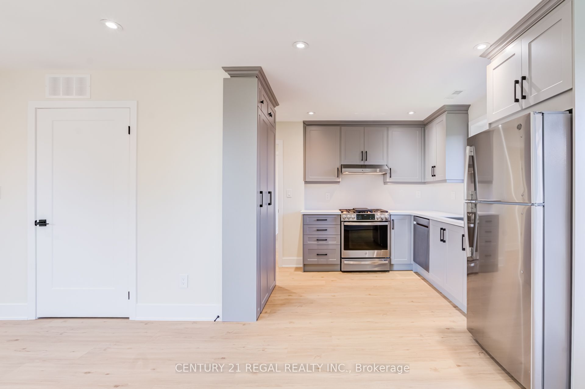 171 Gamma Street 3, Toronto, ON M8W 4G3 photo 3