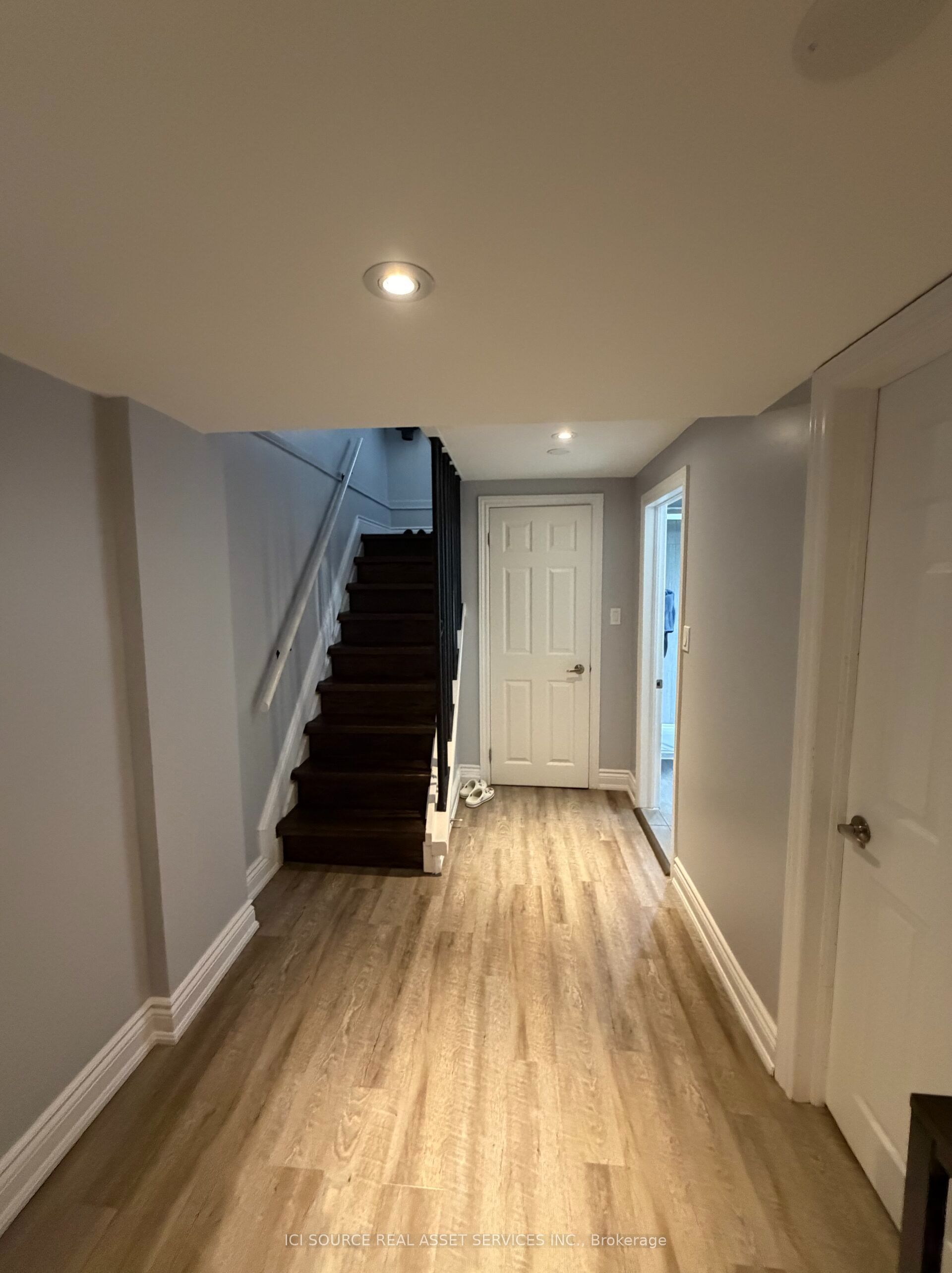65 Glen Agar Drive Basement, Toronto, ON M9B 5M2 photo 3