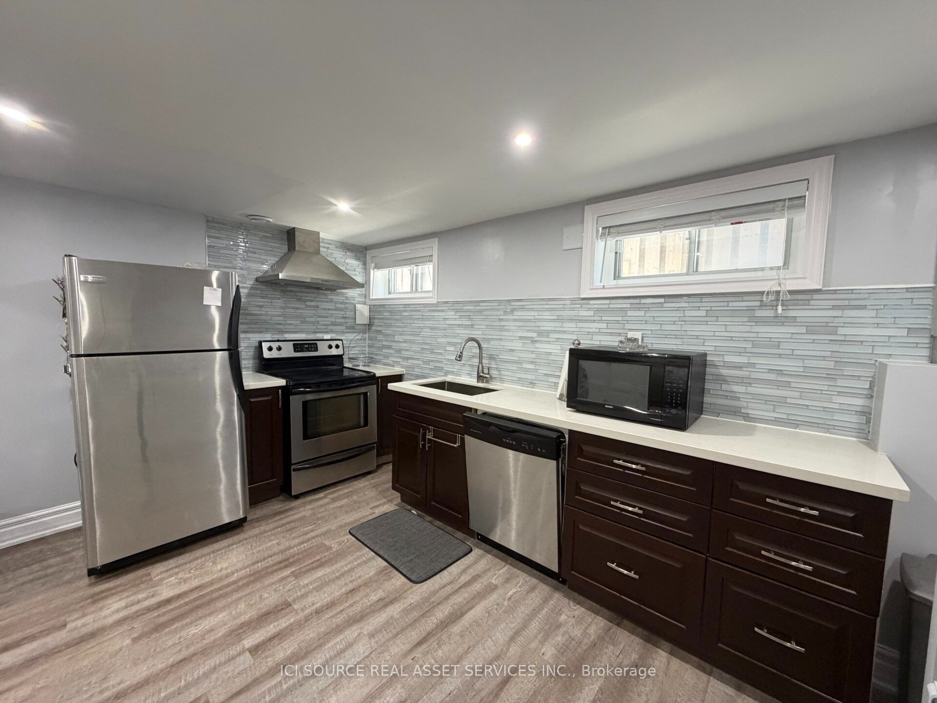 65 Glen Agar Drive Basement, Toronto, ON M9B 5M2 photo 4