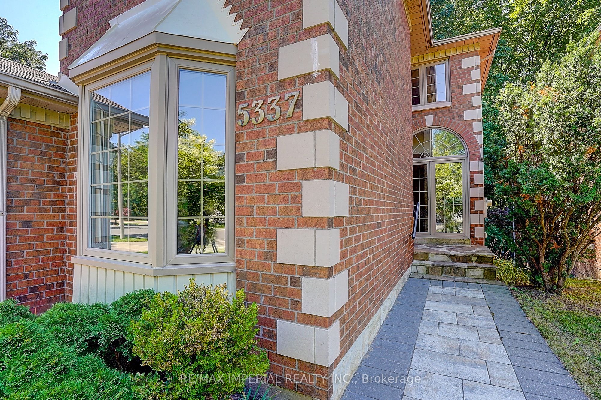 5337 Champlain Trail, Mississauga, ON L5R 2Y6 photo 3