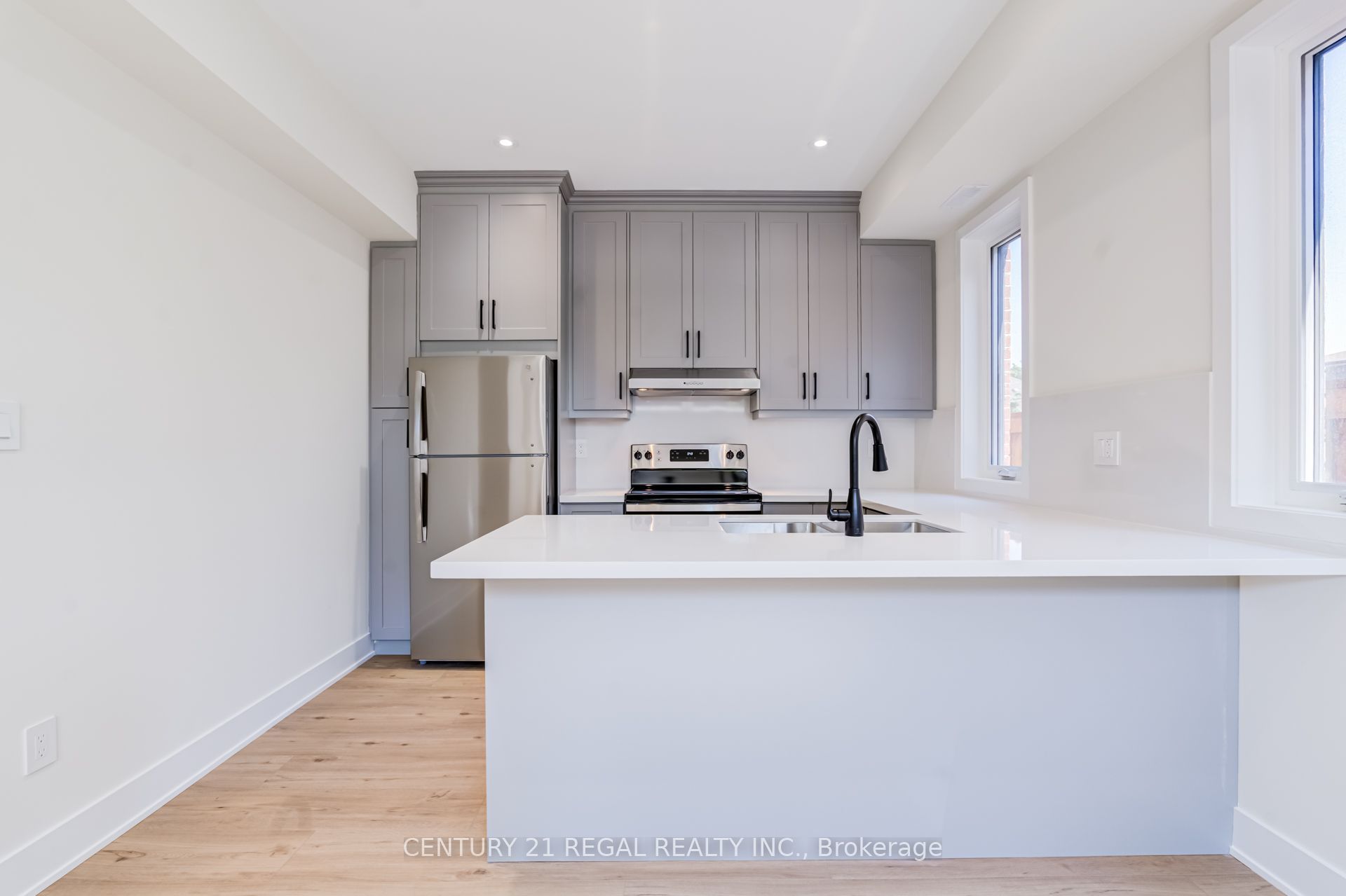 171 Gamma Street Garden Suite, Toronto, ON M8W 4G3 photo 2