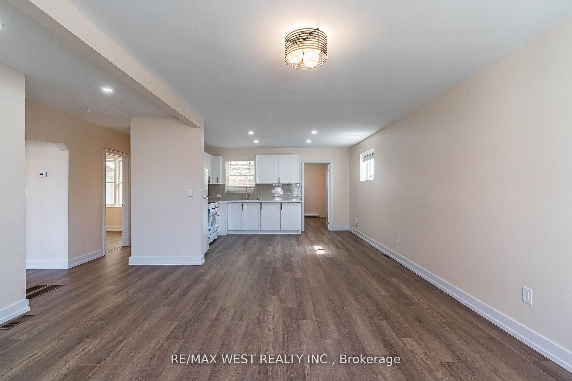 7 Highland Hill, Toronto, ON M9A 2P7 photo 5