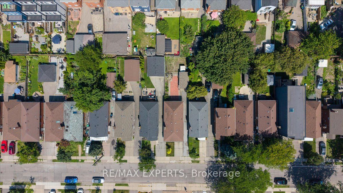 340 Whitmore Avenue, Toronto, ON M6E 2N4 photo 3