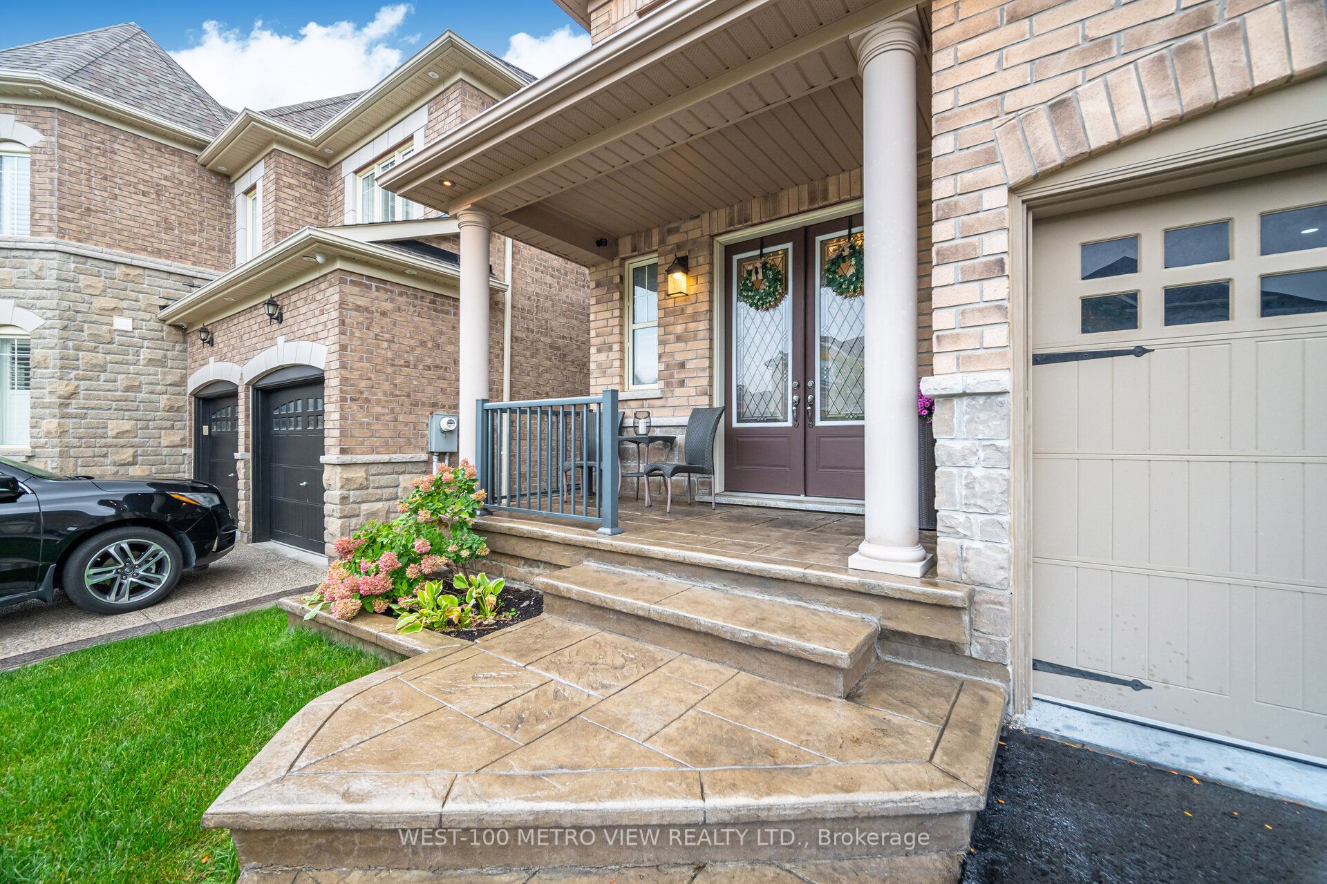 4 Ivor Crescent, Brampton, ON L7A 4L5 photo 2