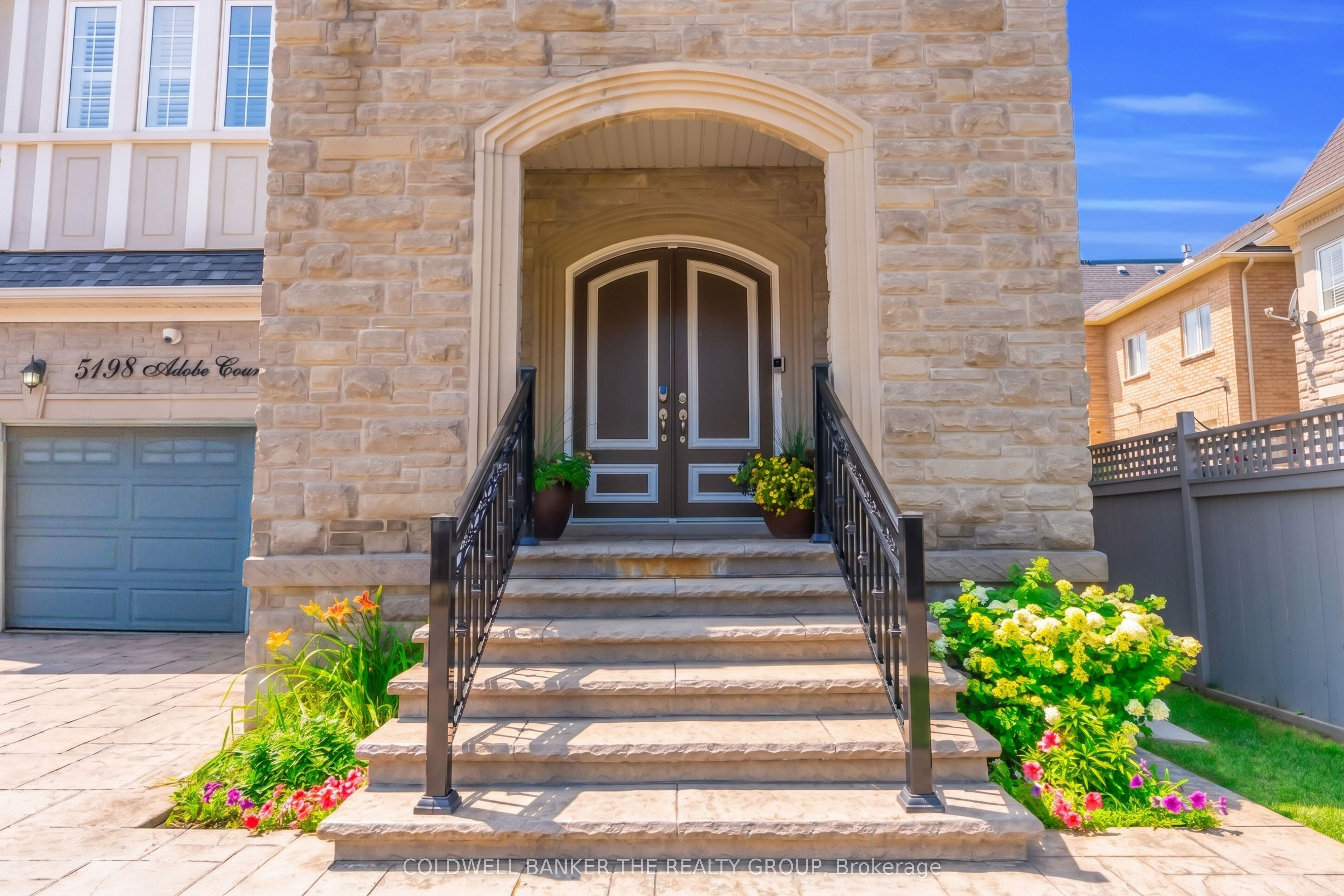 5198 Adobe Court, Mississauga, ON L5M 0K8 photo 3