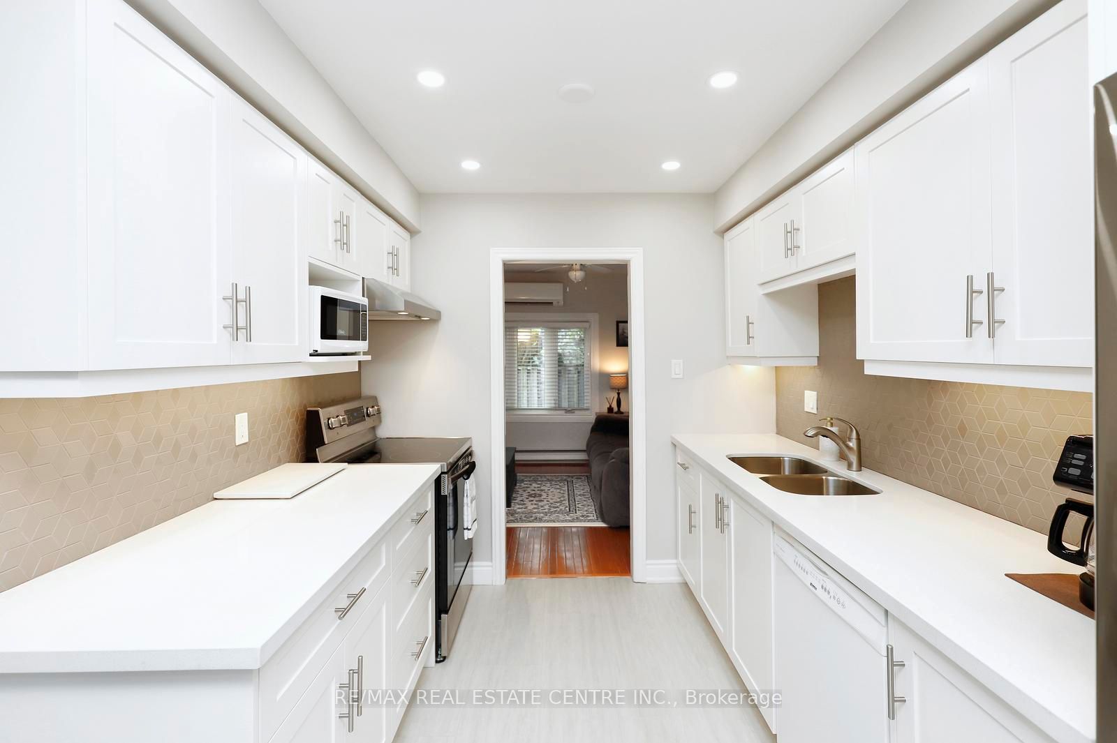 341 Wilson Drive 3, Milton, ON L9T 3Y9 photo 2