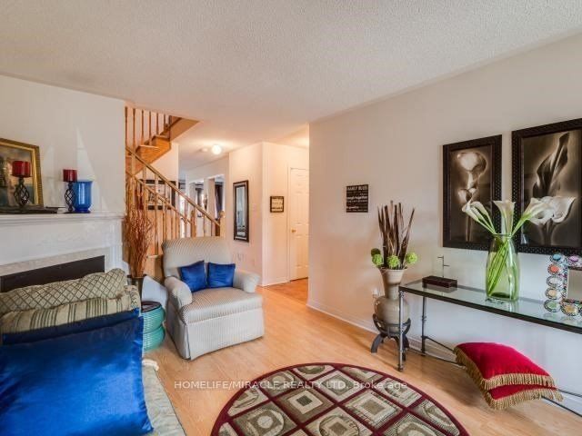 36 Lacebark Court, Brampton, ON L6R 3M8 photo 3
