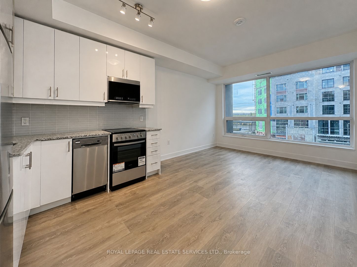 2333 Khalsa Gate 212, Oakville, ON L6M 0X7 photo 4