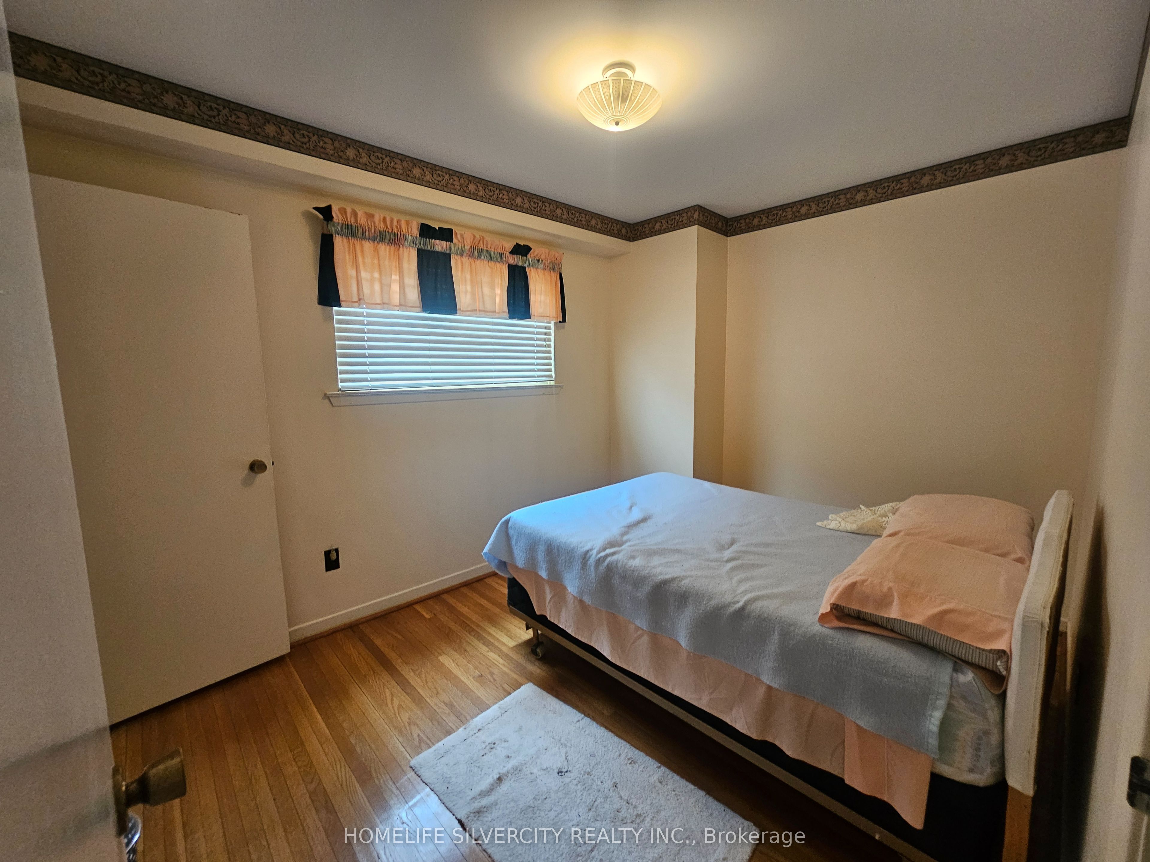 7746 Redstone Road, Mississauga, ON L4T 2B9 photo 5