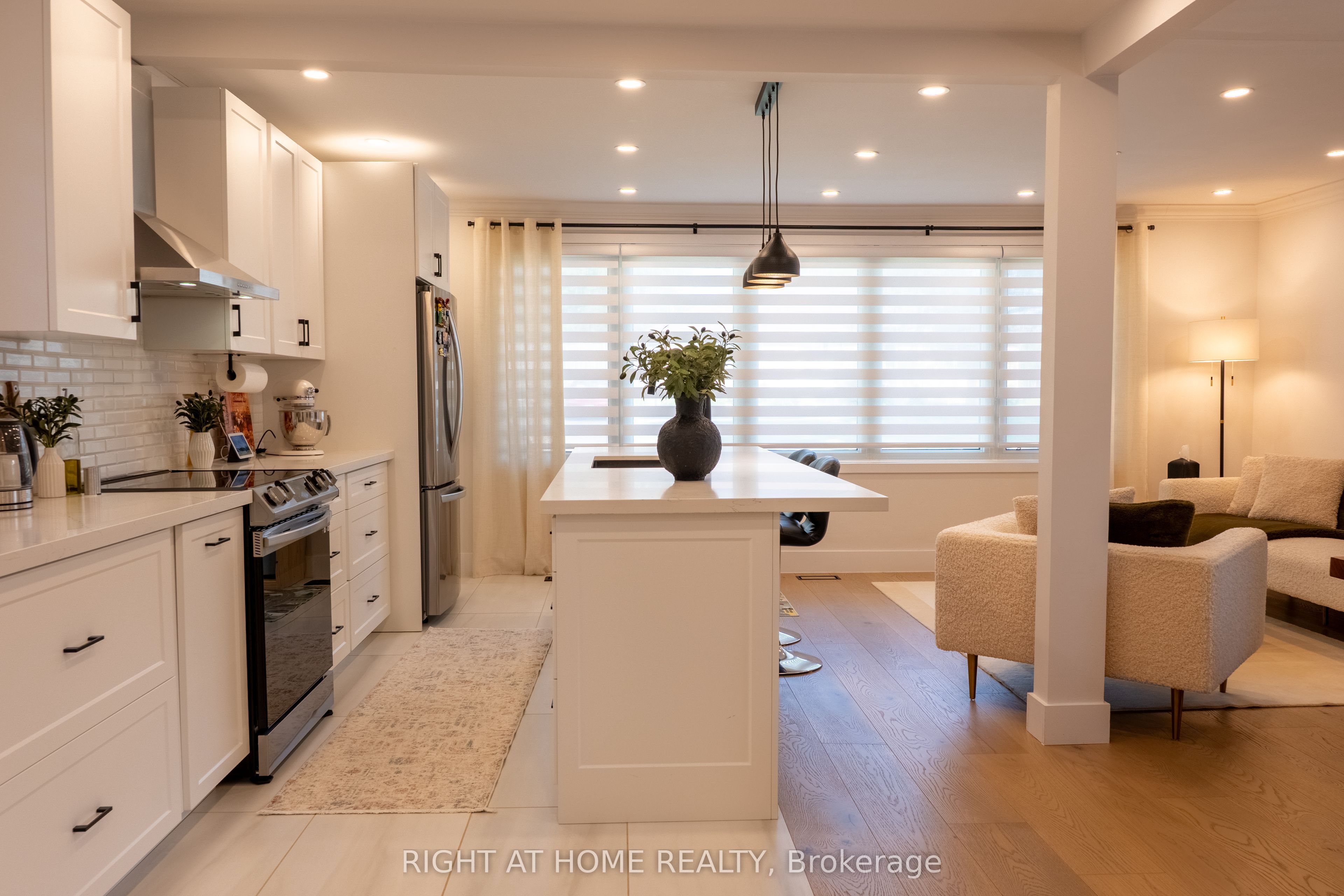 1262 De Quincy Crescent, Burlington, ON L7P 1E4 photo 4