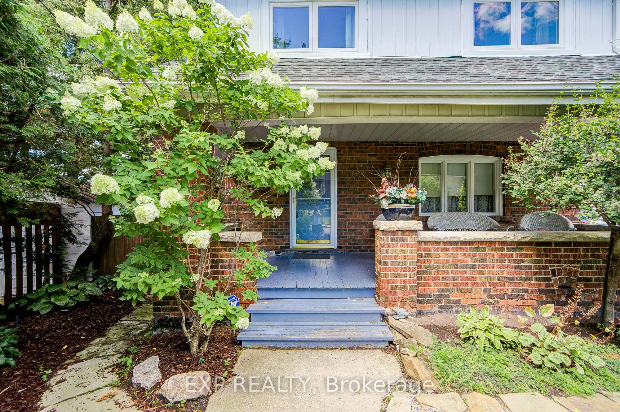 10 King Street Crescent, Toronto, ON M9N 1K6 photo 3