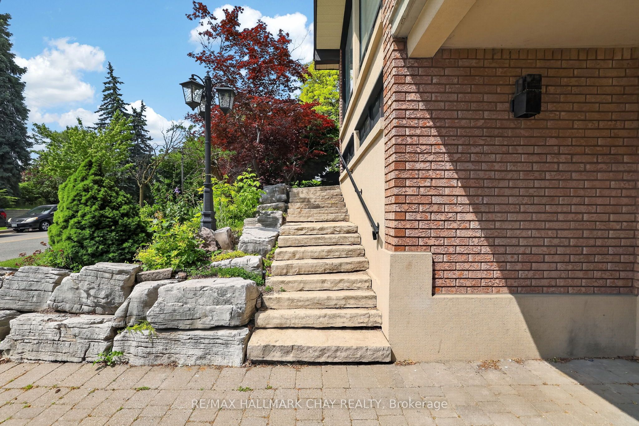 80 Beaumonde Heights Drive Upper, Toronto, ON M9V 1V9 photo 2