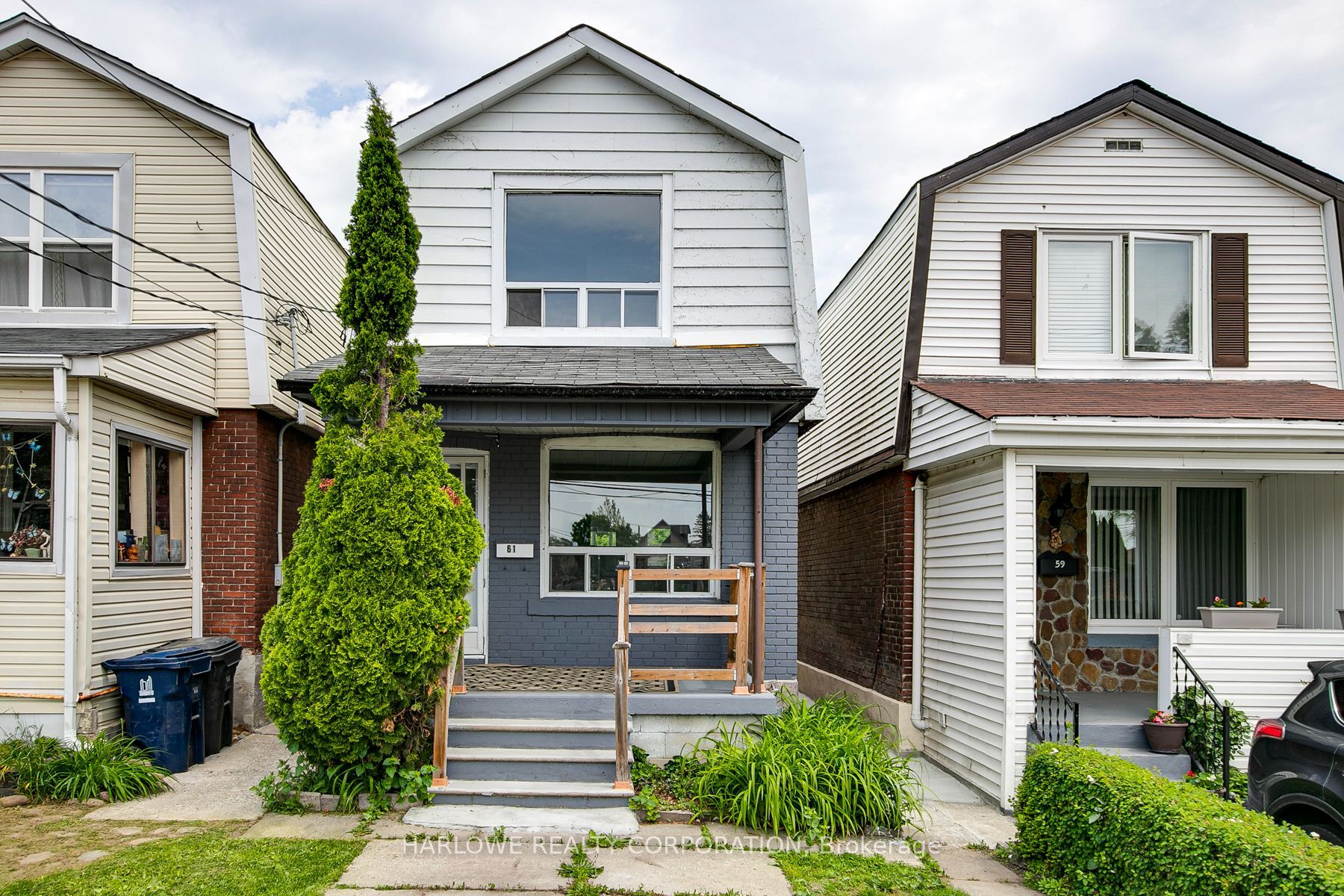 61 Castleton Avenue, Toronto, ON M6N 3Z7