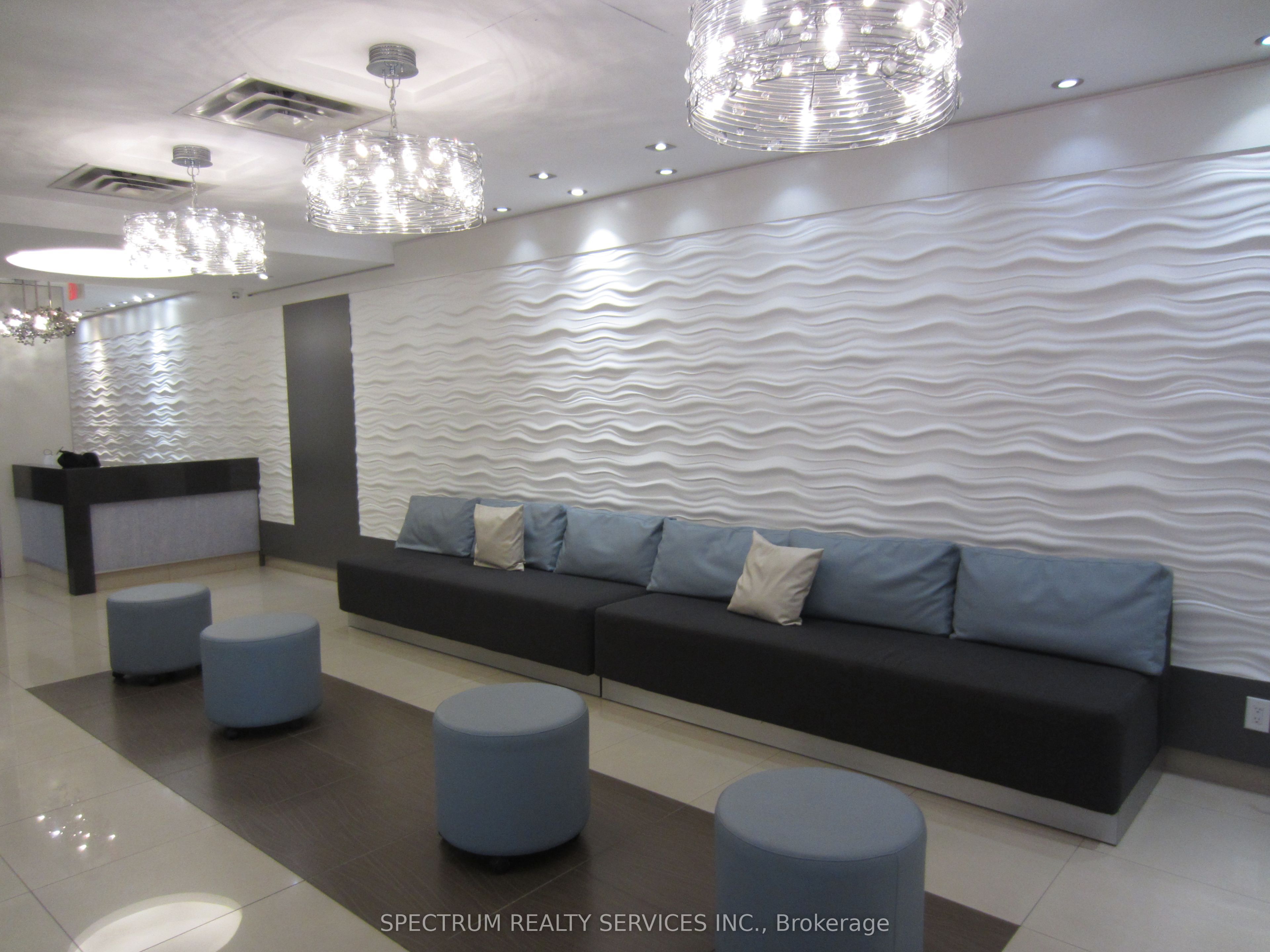 3865 Lake Shore Boulevard W 512, Toronto, ON M8W 0A2 photo 2