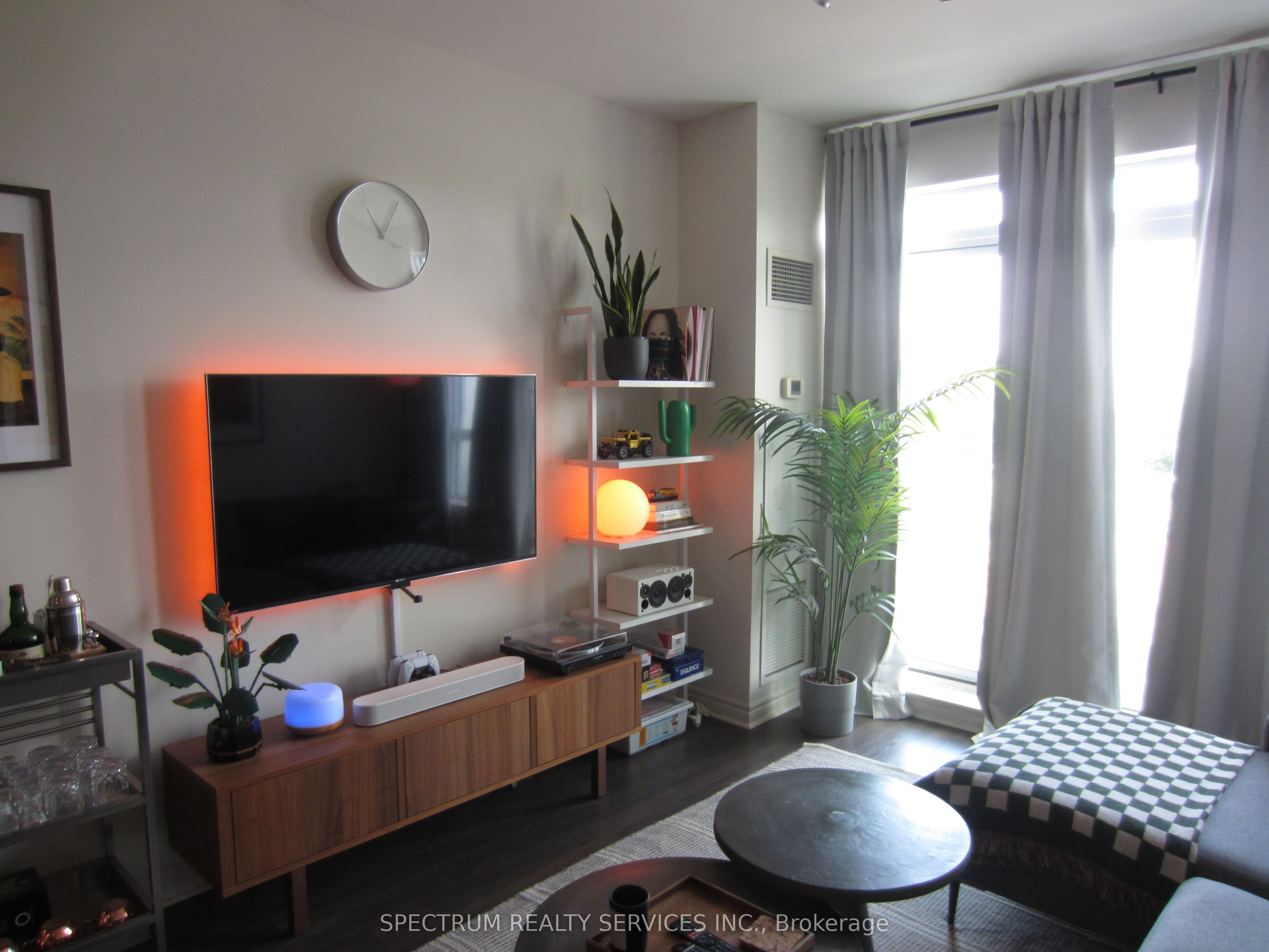 3865 Lake Shore Boulevard W 512, Toronto, ON M8W 0A2 photo 5