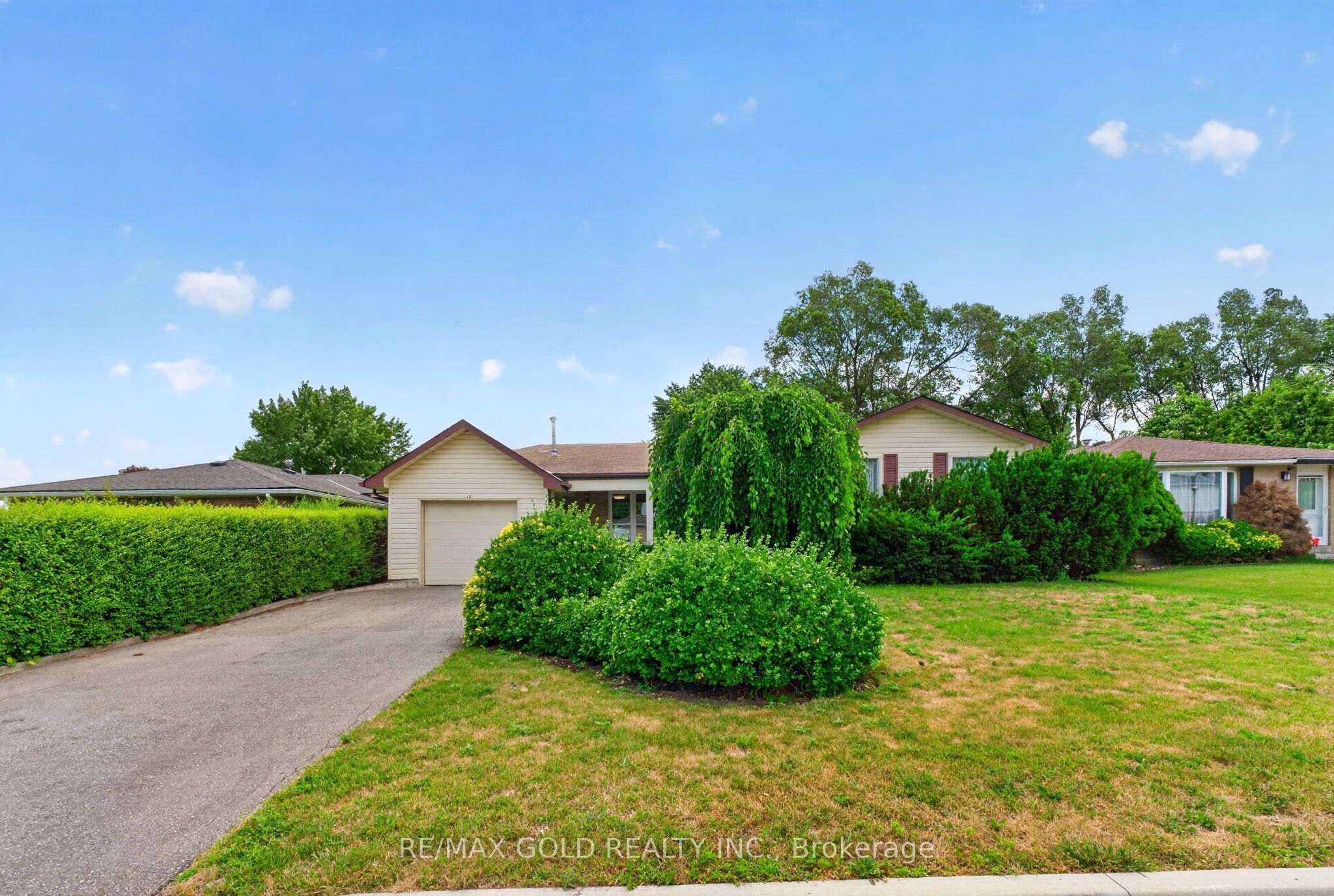 18 Esplanade Road, Brampton, ON L6T 2C7