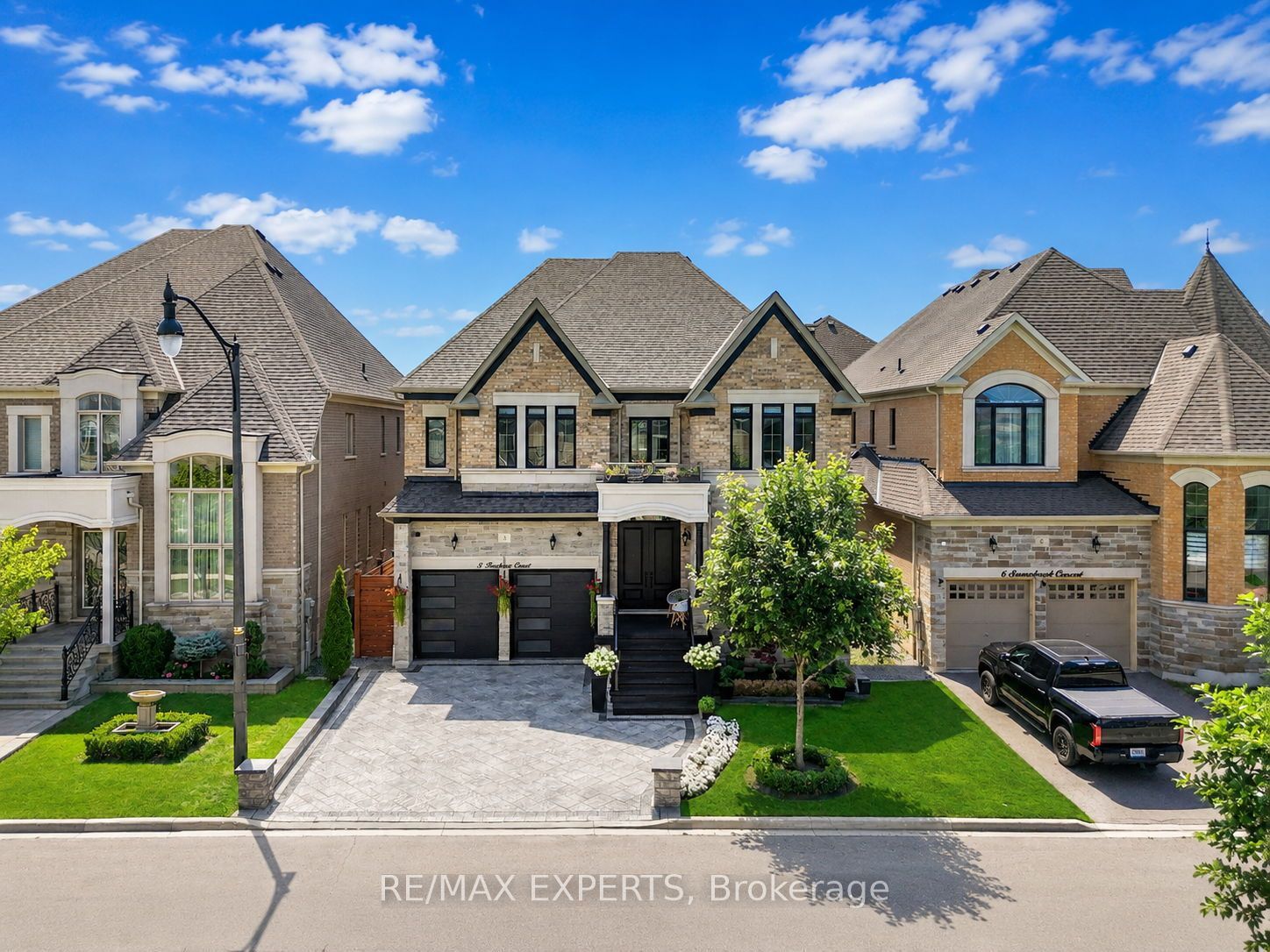 3 Rockton Court, Brampton, ON L6P 4G6 photo 2