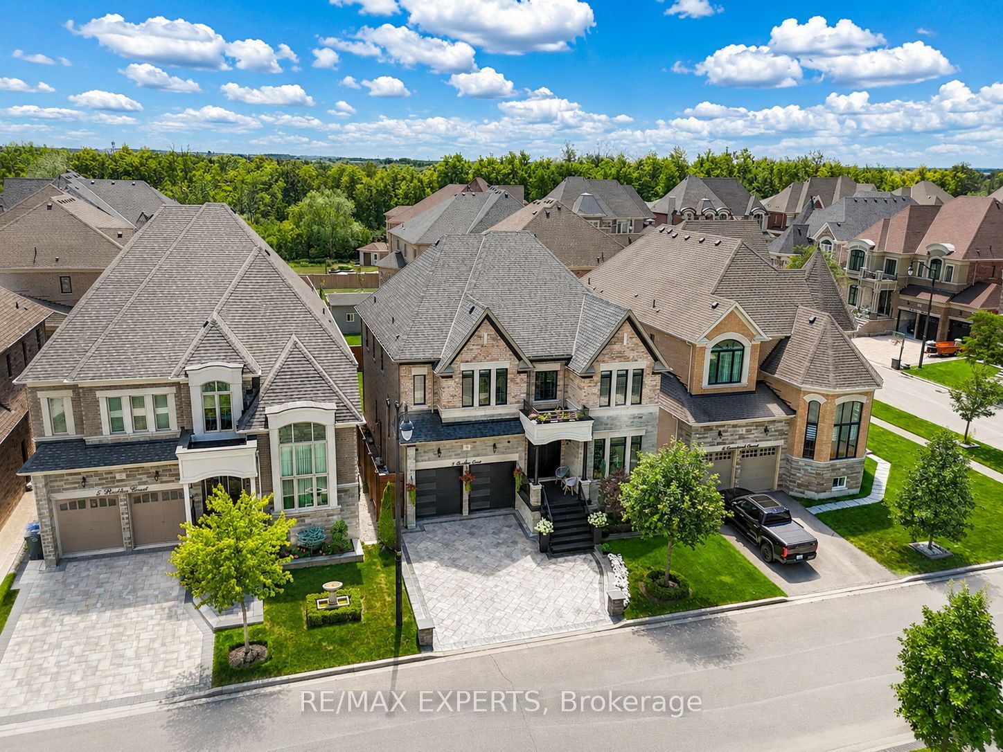 3 Rockton Court, Brampton, ON L6P 4G6 photo 3
