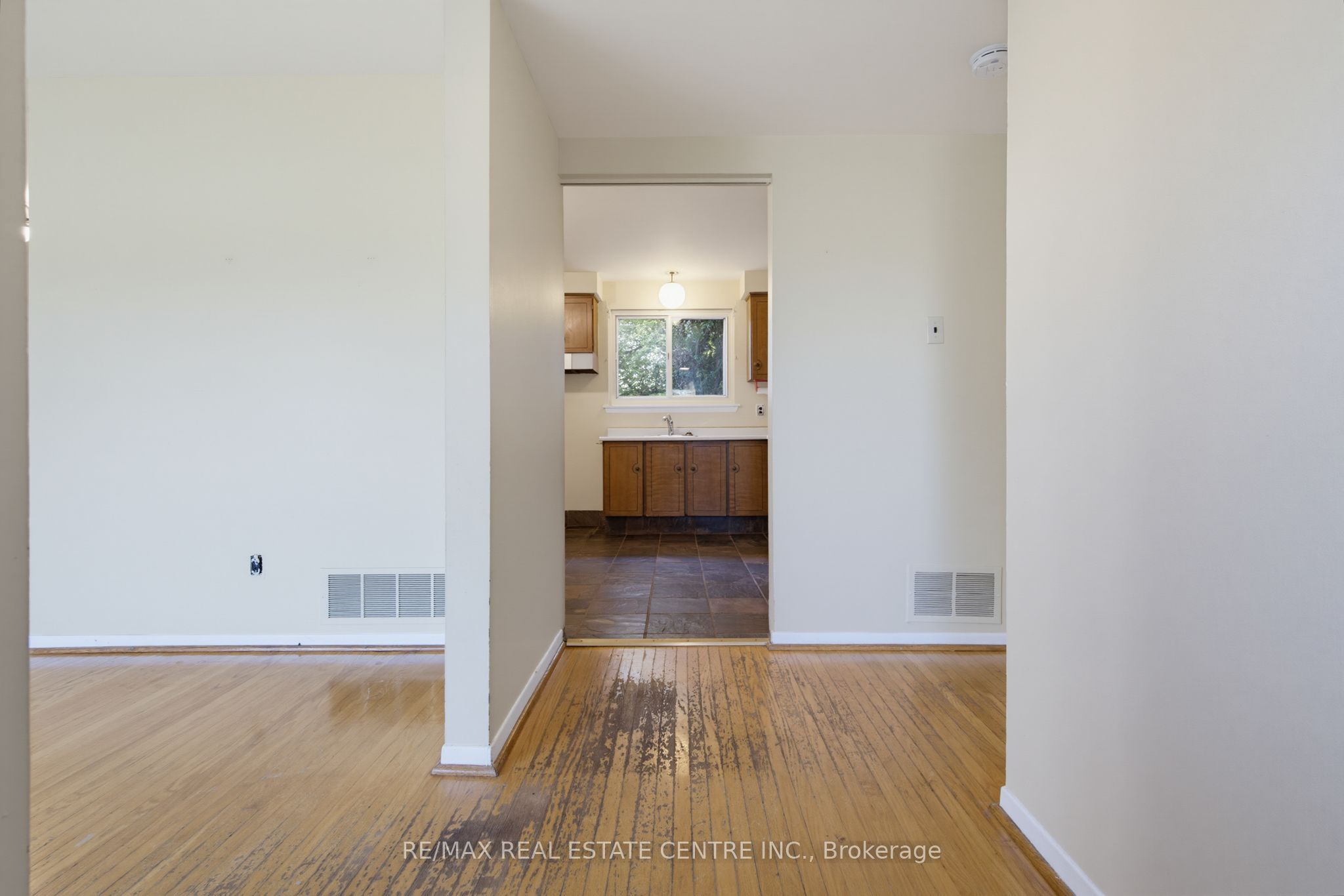 63 Brentwood Drive, Brampton, ON L6T 1R1 photo 4
