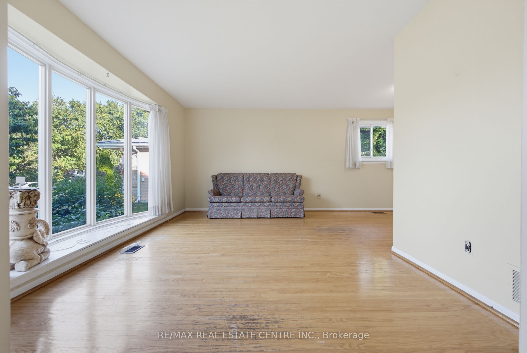 63 Brentwood Drive, Brampton, ON L6T 1R1 photo 5