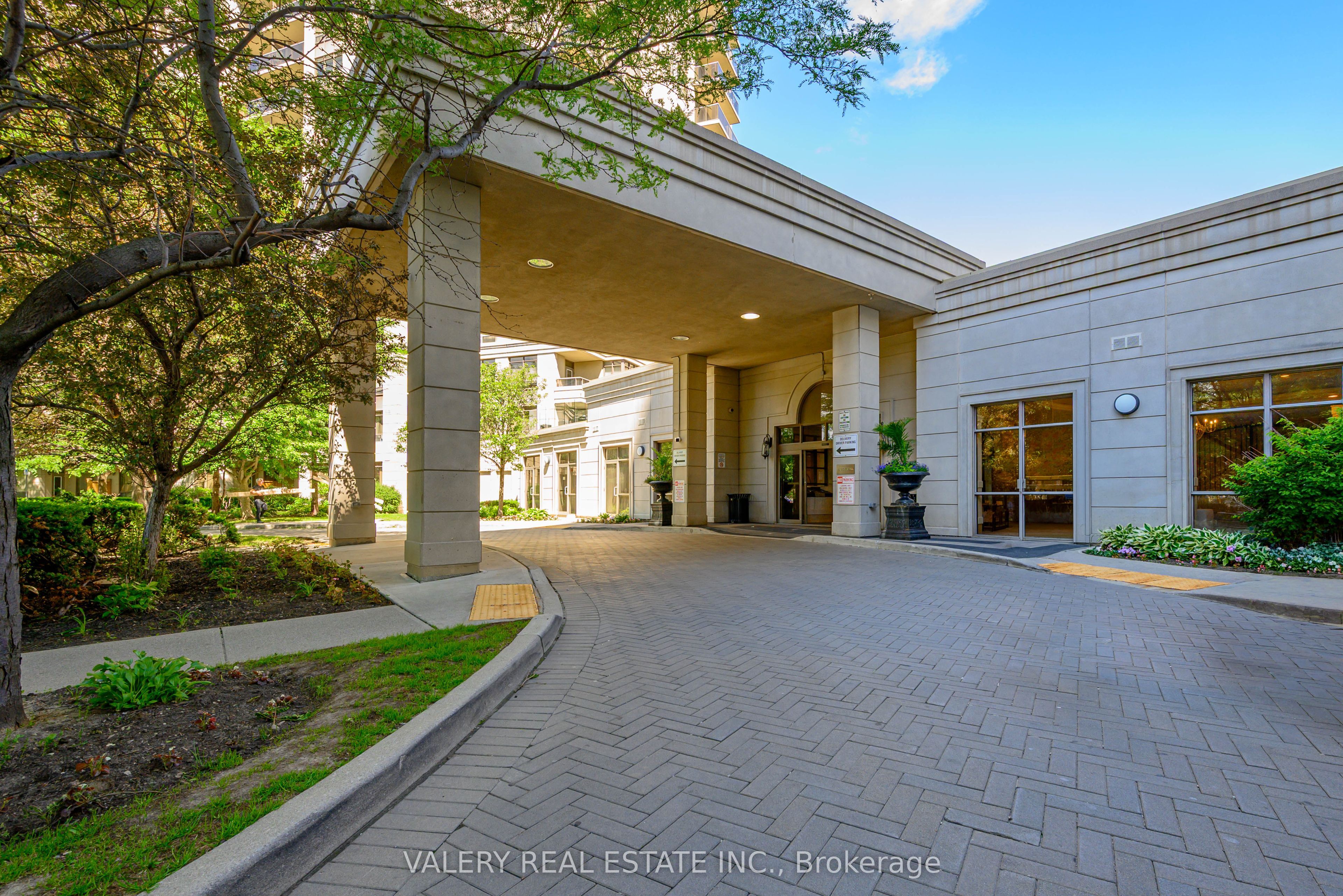 700 Humberwood Boulevard 1626, Toronto, ON M9W 7J4 photo 3