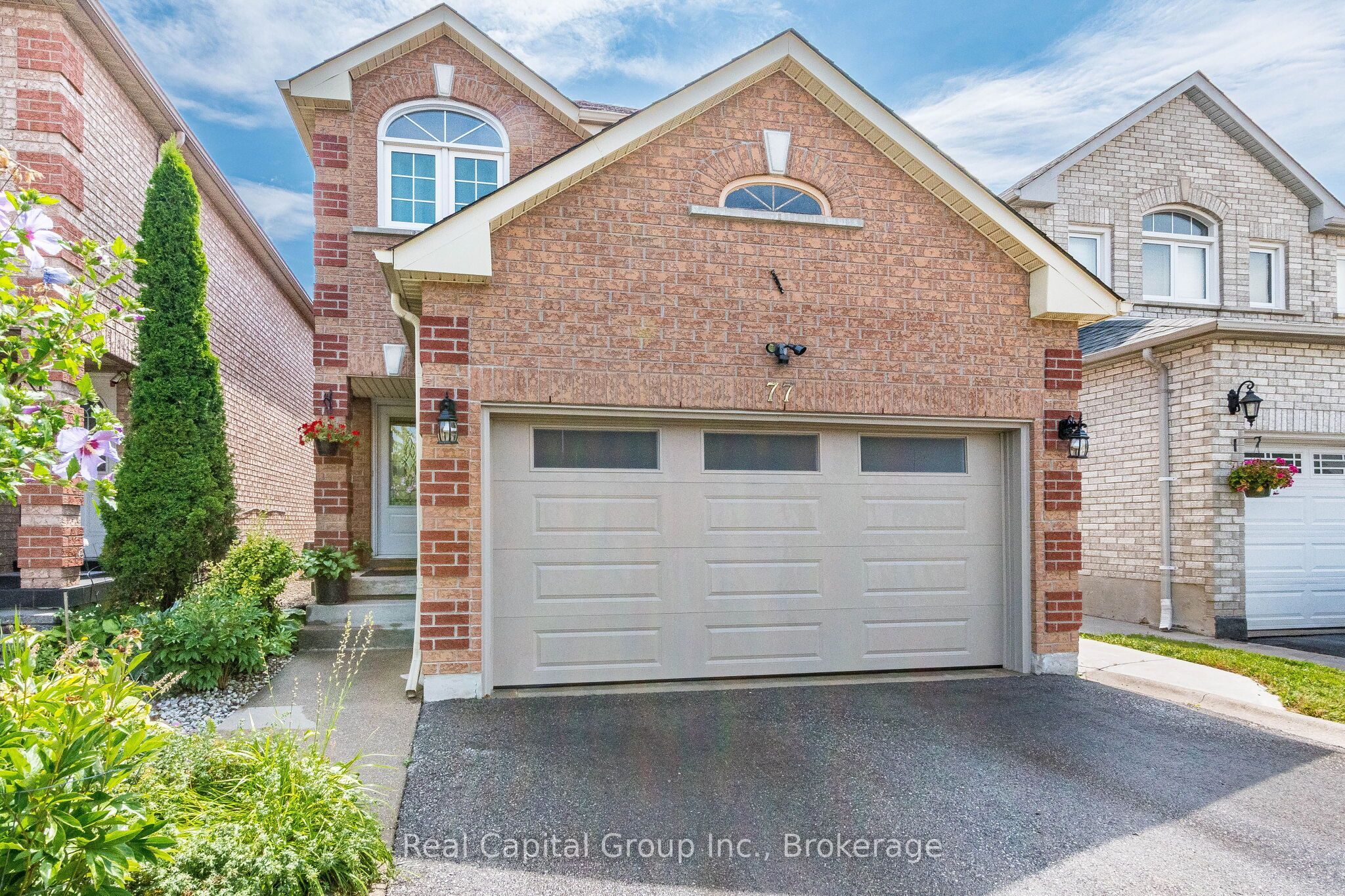77 Arthurs Crescent, Brampton, ON L6Y 4Y3 photo 2