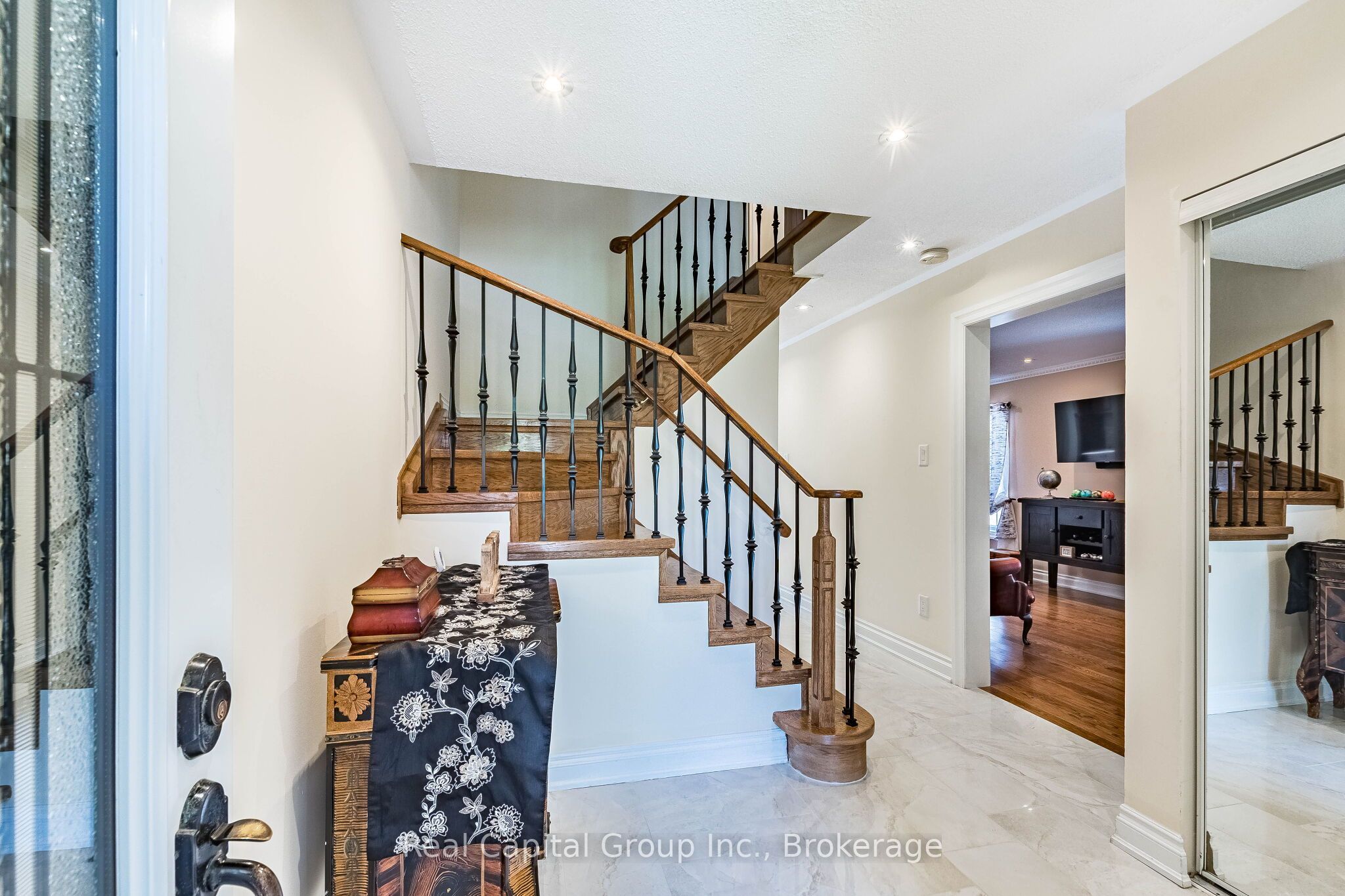77 Arthurs Crescent, Brampton, ON L6Y 4Y3 photo 3