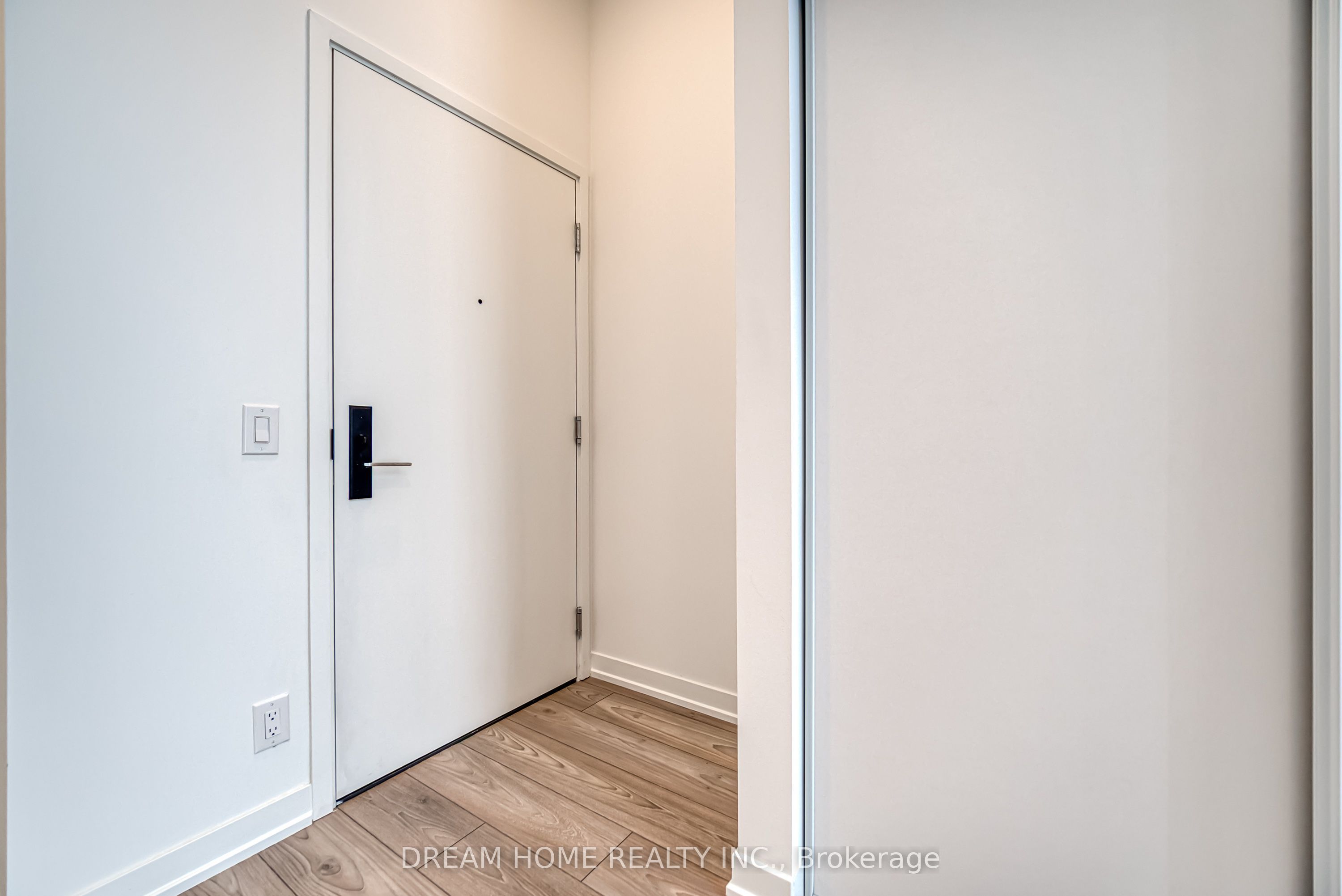 285 Dufferin Street 705, Toronto, ON M6K 0J2 photo 4