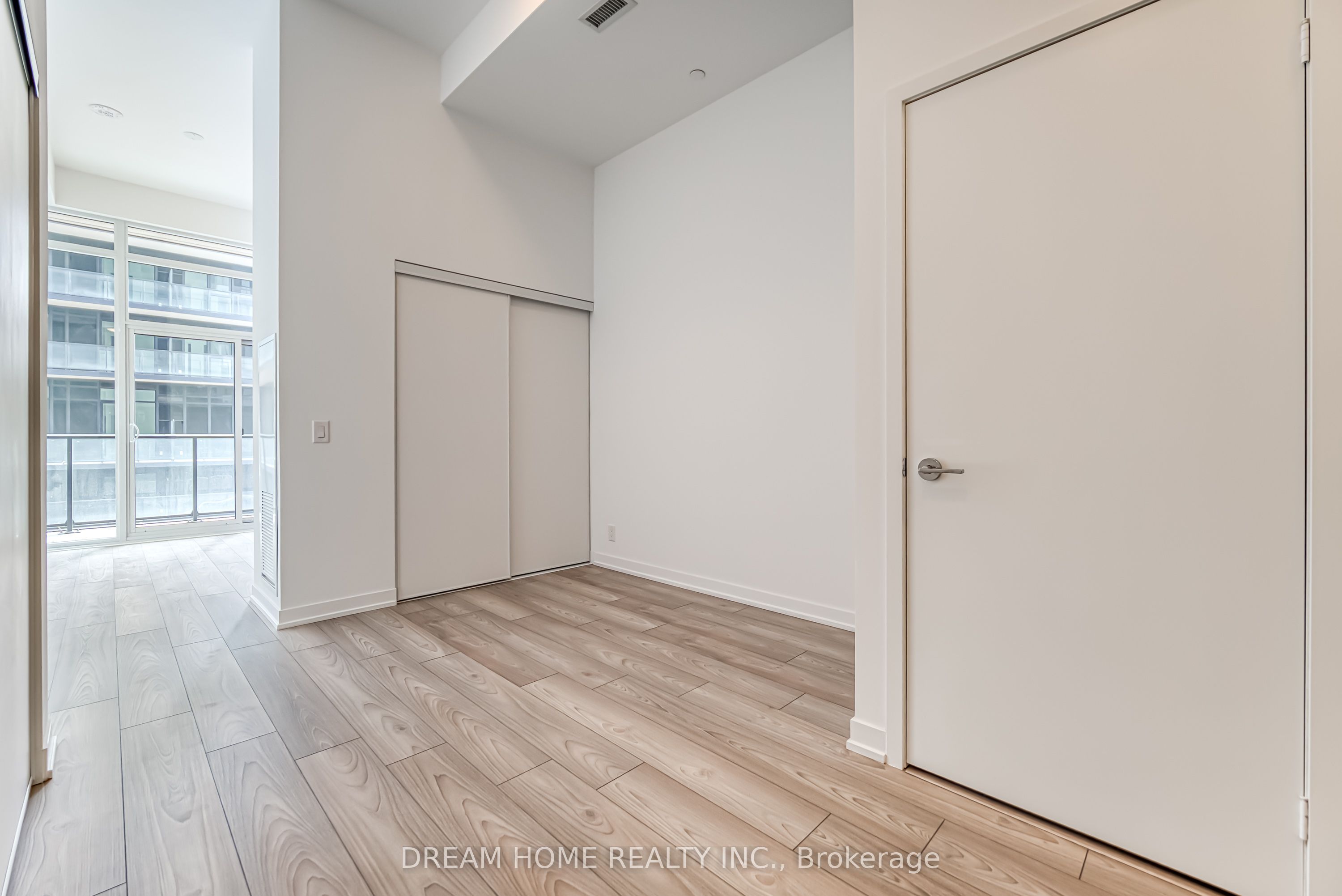 285 Dufferin Street 705, Toronto, ON M6K 0J2 photo 5