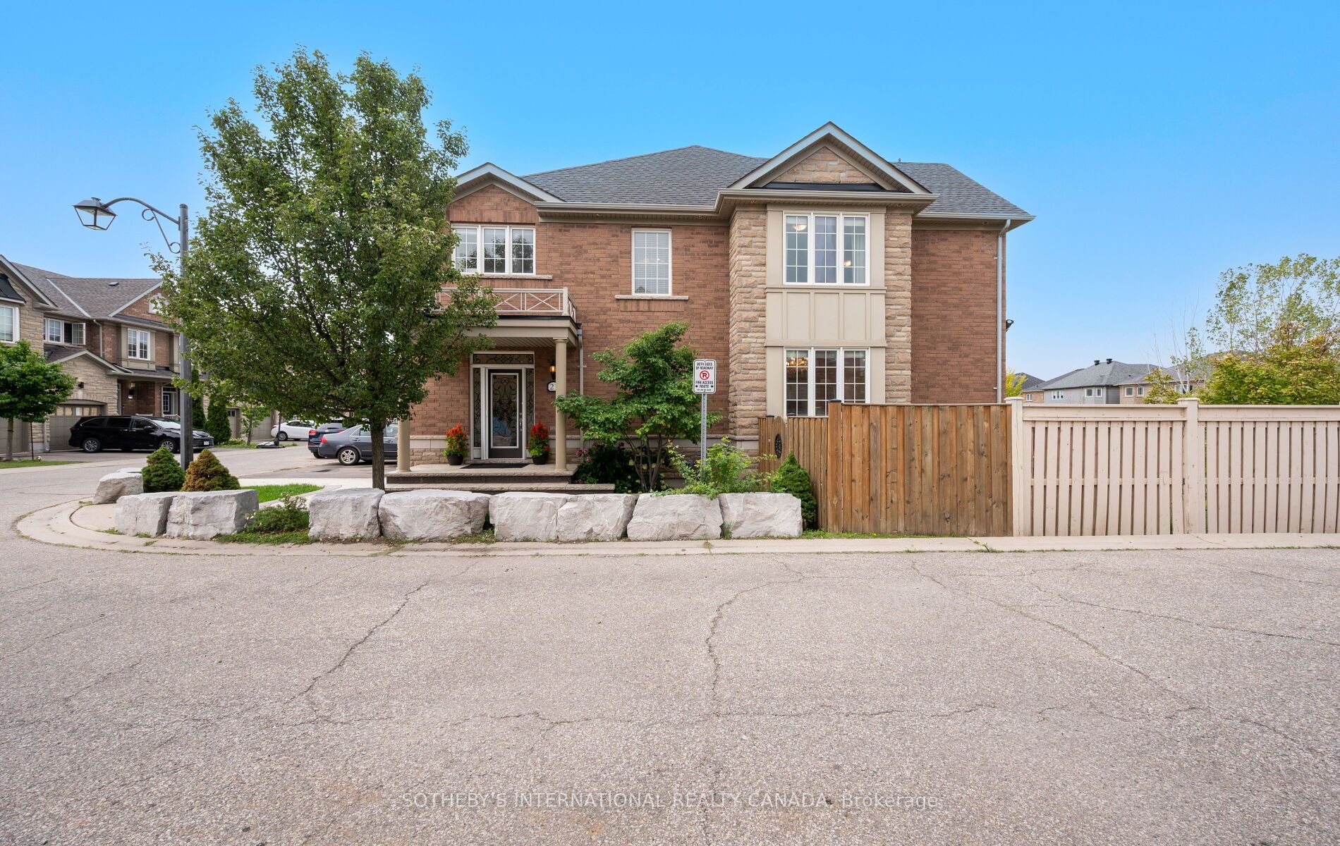 745 Farmstead Drive 21, Milton, ON L9T 8B1 photo 2