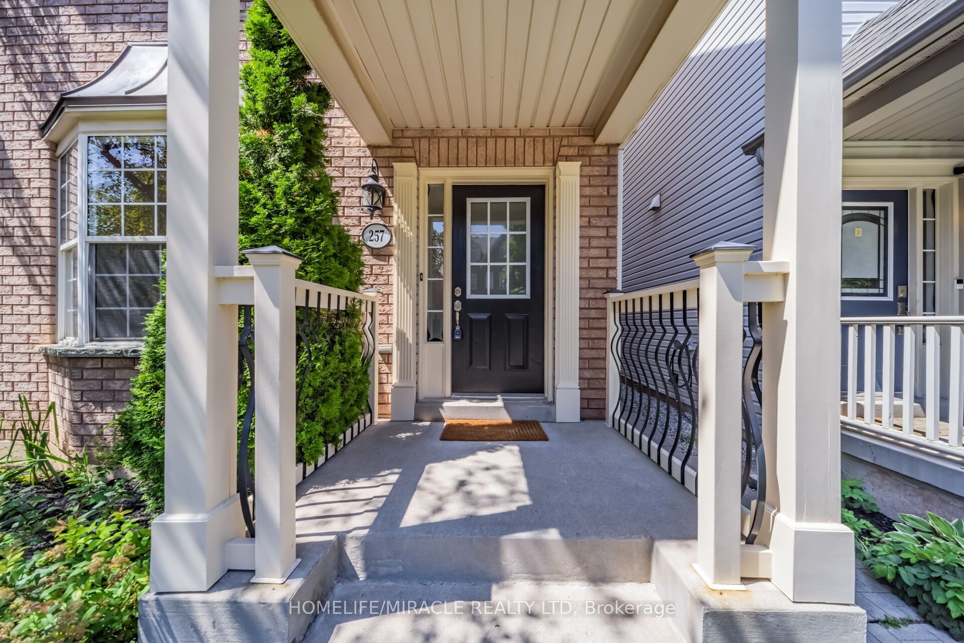 257 Gatwick Drive, Oakville, ON L6H 7K3 photo 2