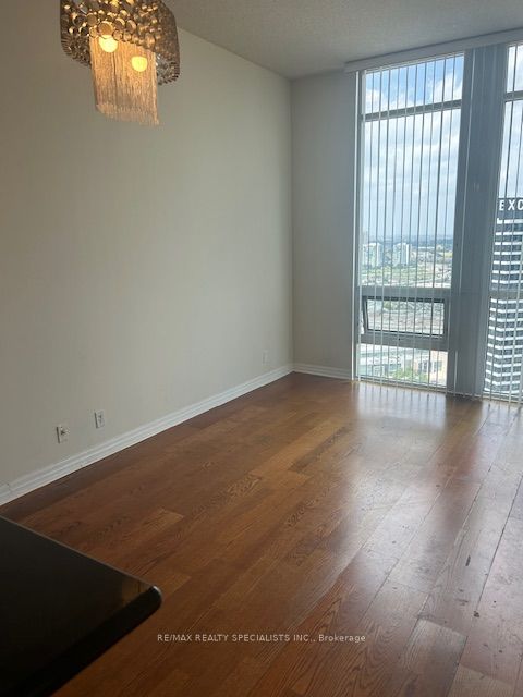 220 Burnhamthorpe Road 3301, Mississauga, ON L5B 3Y5 photo 2