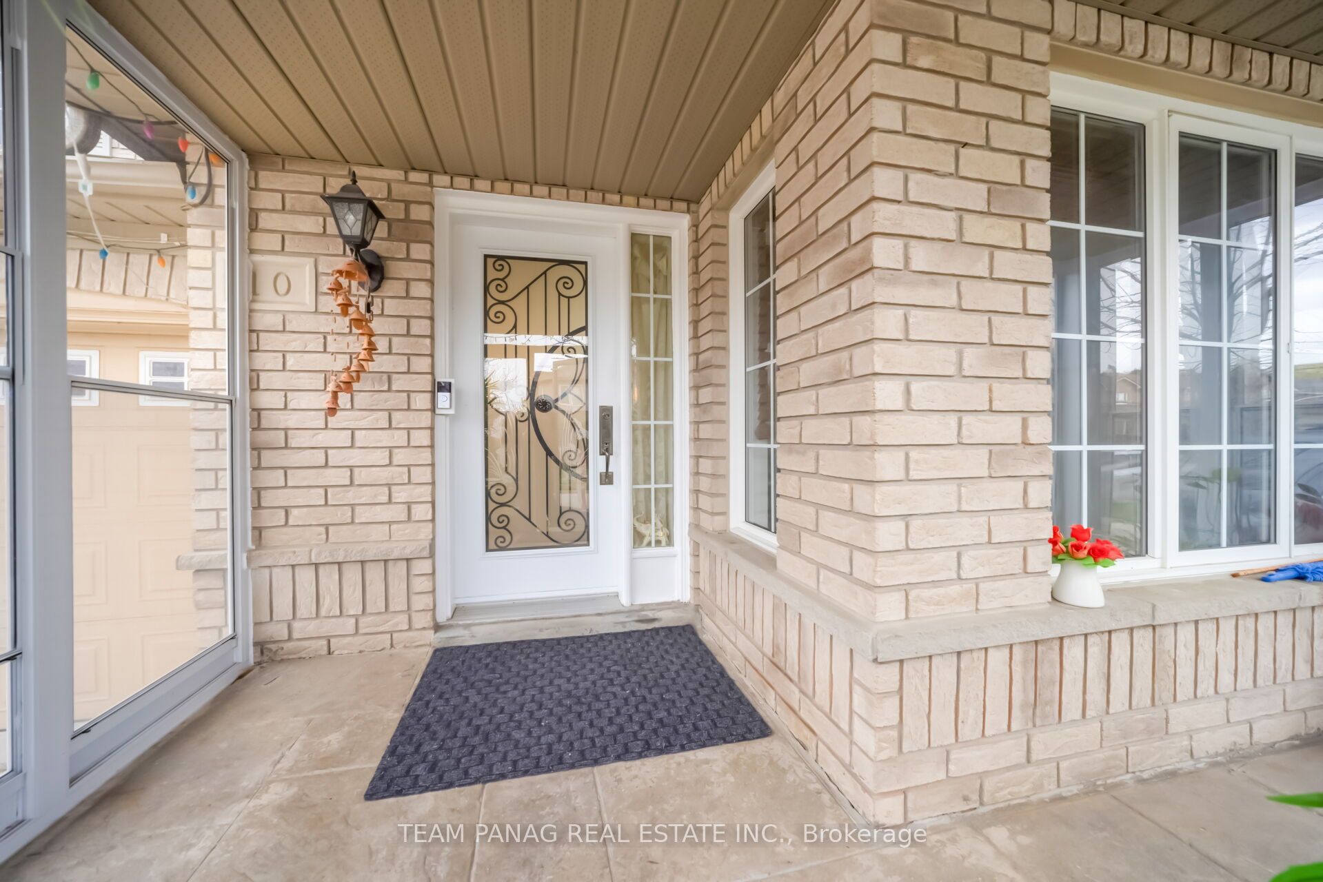 10 Hollowgrove Boulevard, Brampton, ON L6P 1B2 photo 3