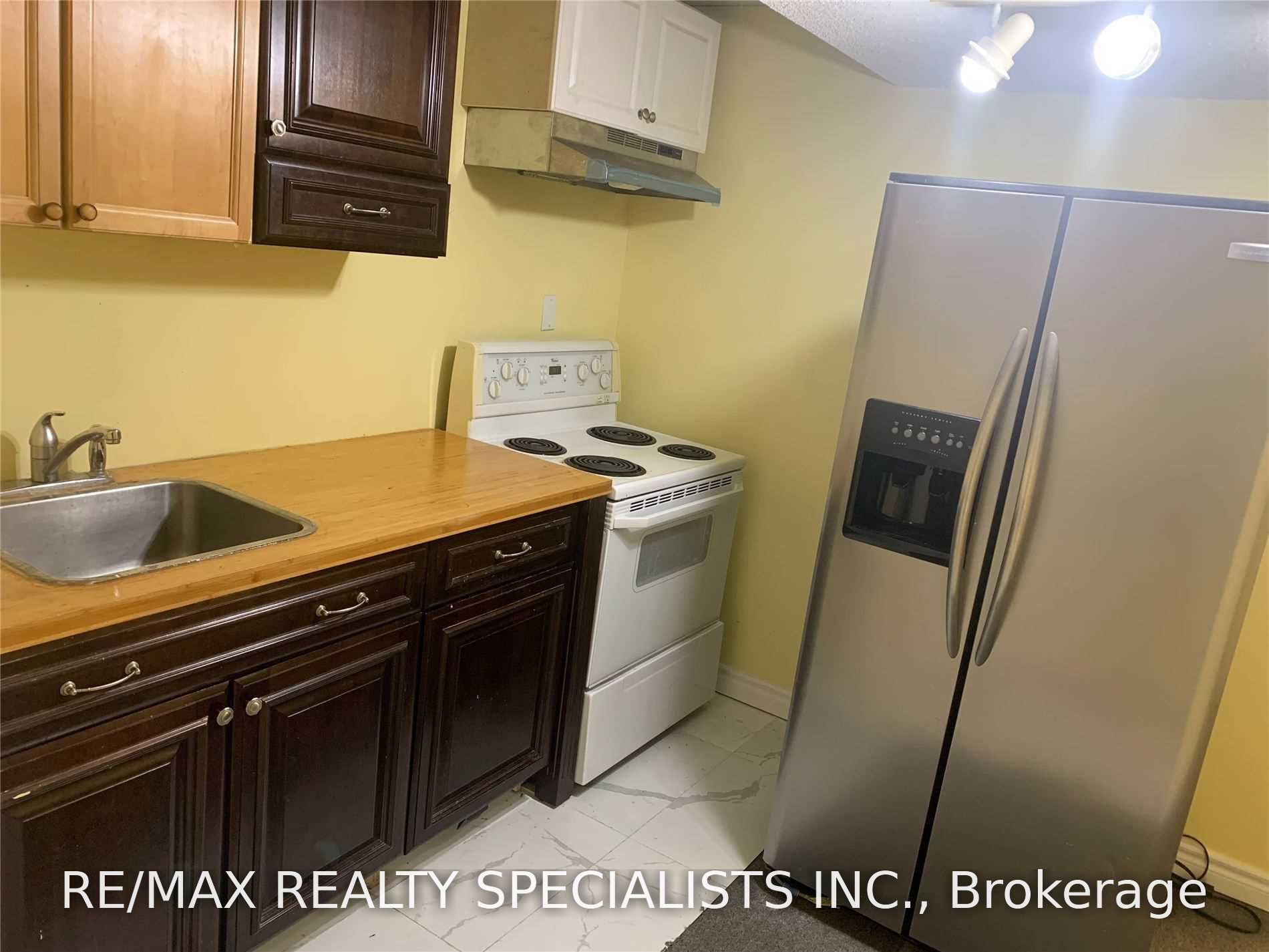 5431 Tree Crest Court Lower, Mississauga, ON L5R 3Z8 photo 3