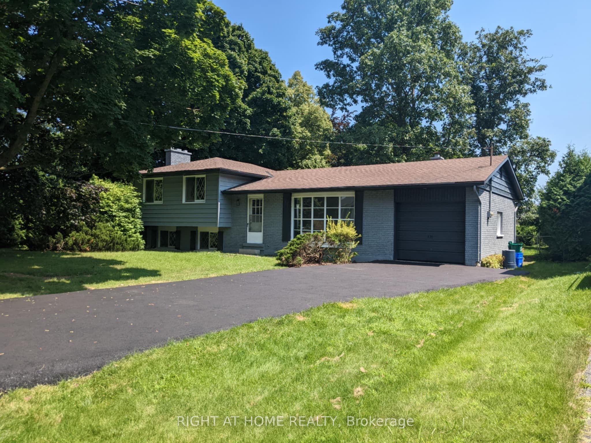 464 Sandlewood Road, Oakville, ON L6L 3S4