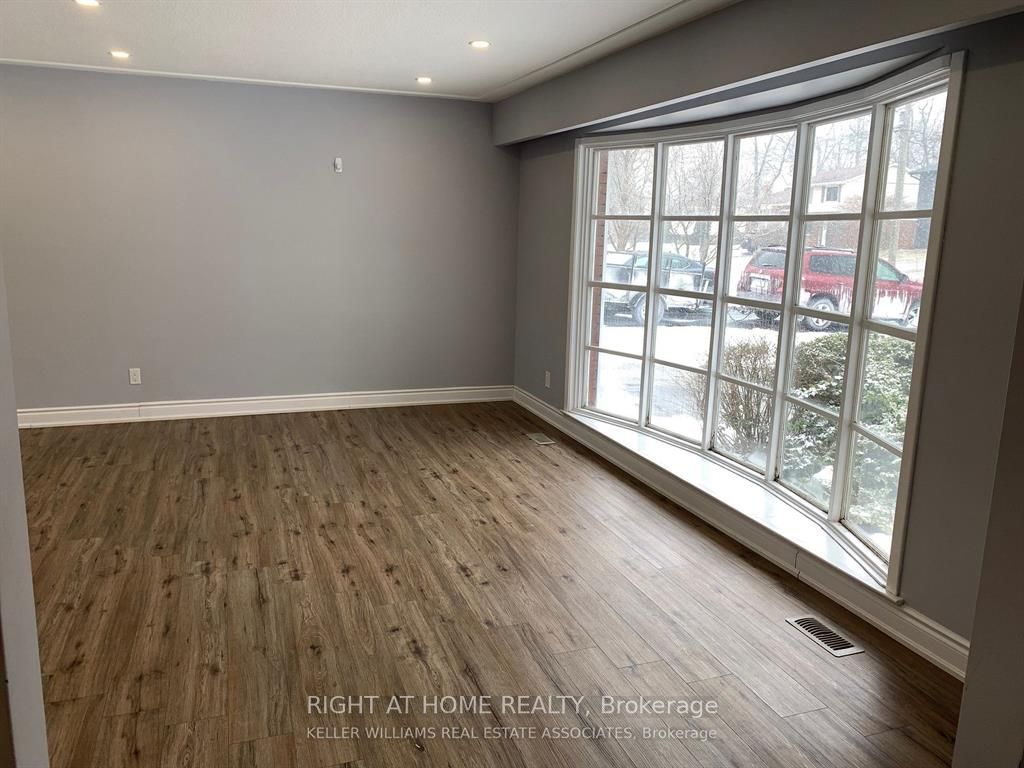 464 Sandlewood Road, Oakville, ON L6L 3S4 photo 2