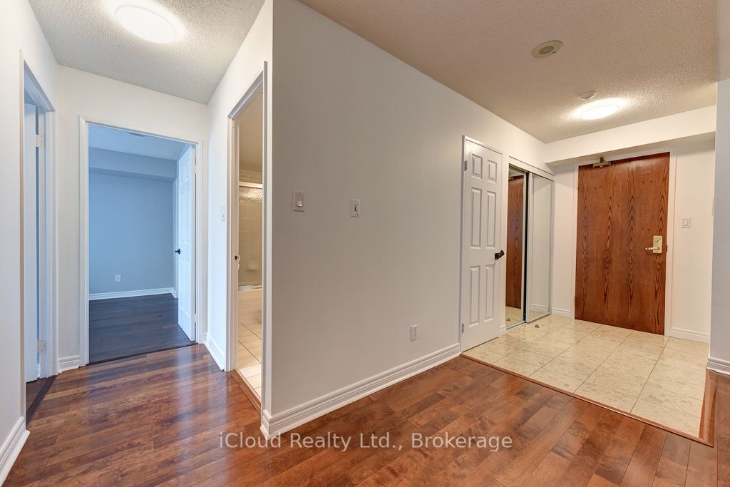 156 Enfield Place 1902, Mississauga, ON L5B 4L8 photo 4