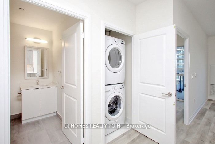 15 Watergarden Drive 415, Mississauga, ON L5R 0H4 photo 3