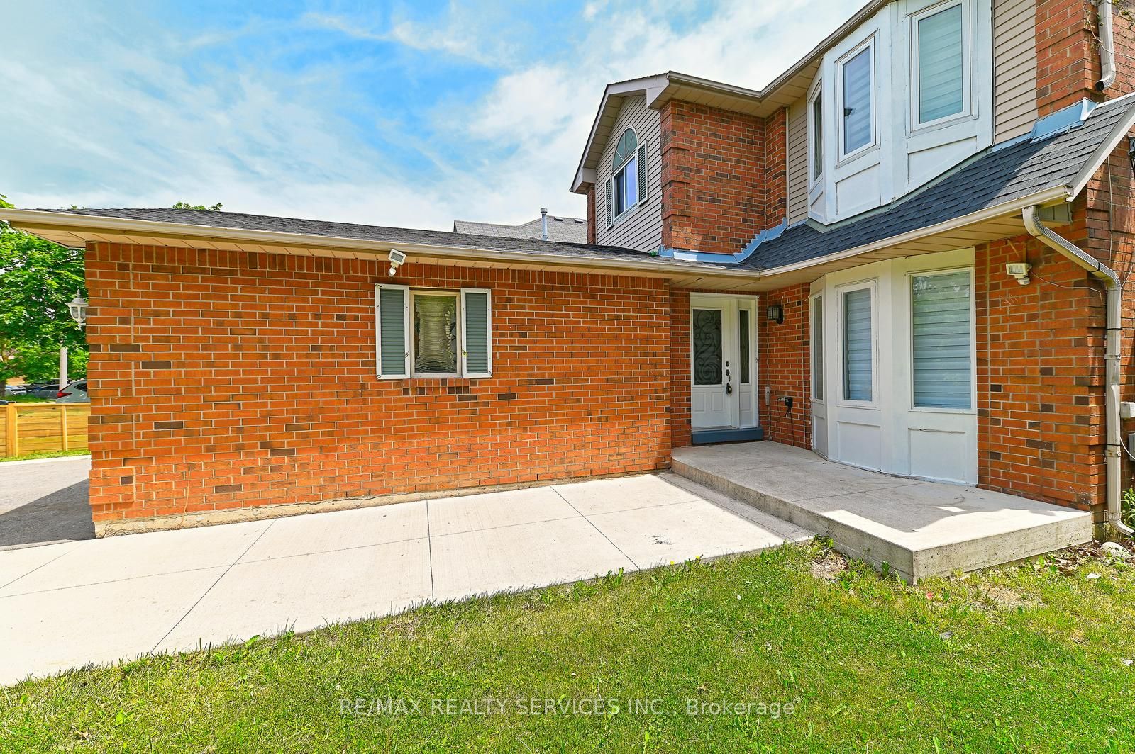 56 Mullis Crescent, Brampton, ON L6Y 4T2 photo 4