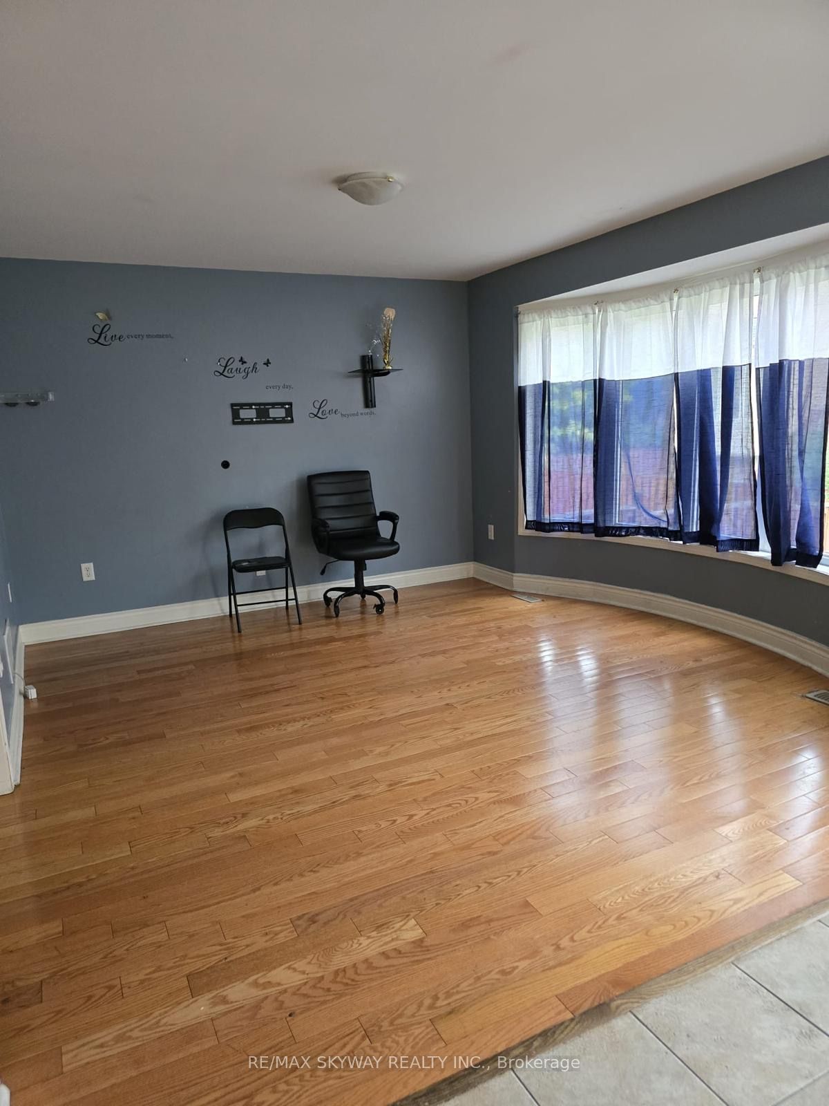 18 Long Meadow Road, Brampton, ON L6P 2A2 photo 3