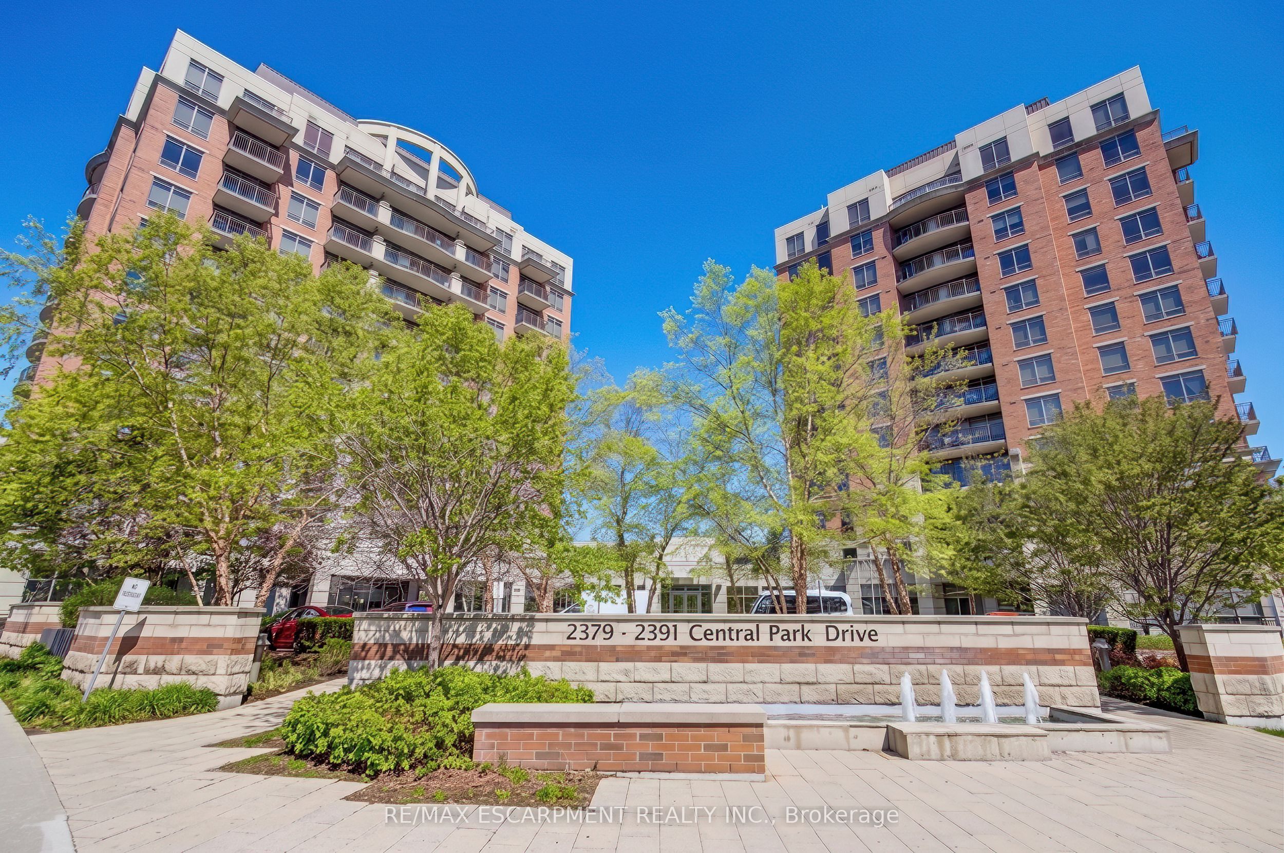2379 Central Park Drive 603, Oakville, ON L6H 0E3