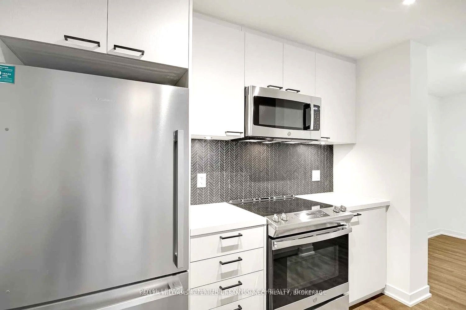 1808 St Clair Avenue W 608, Toronto, ON M6N 0C1 photo 4