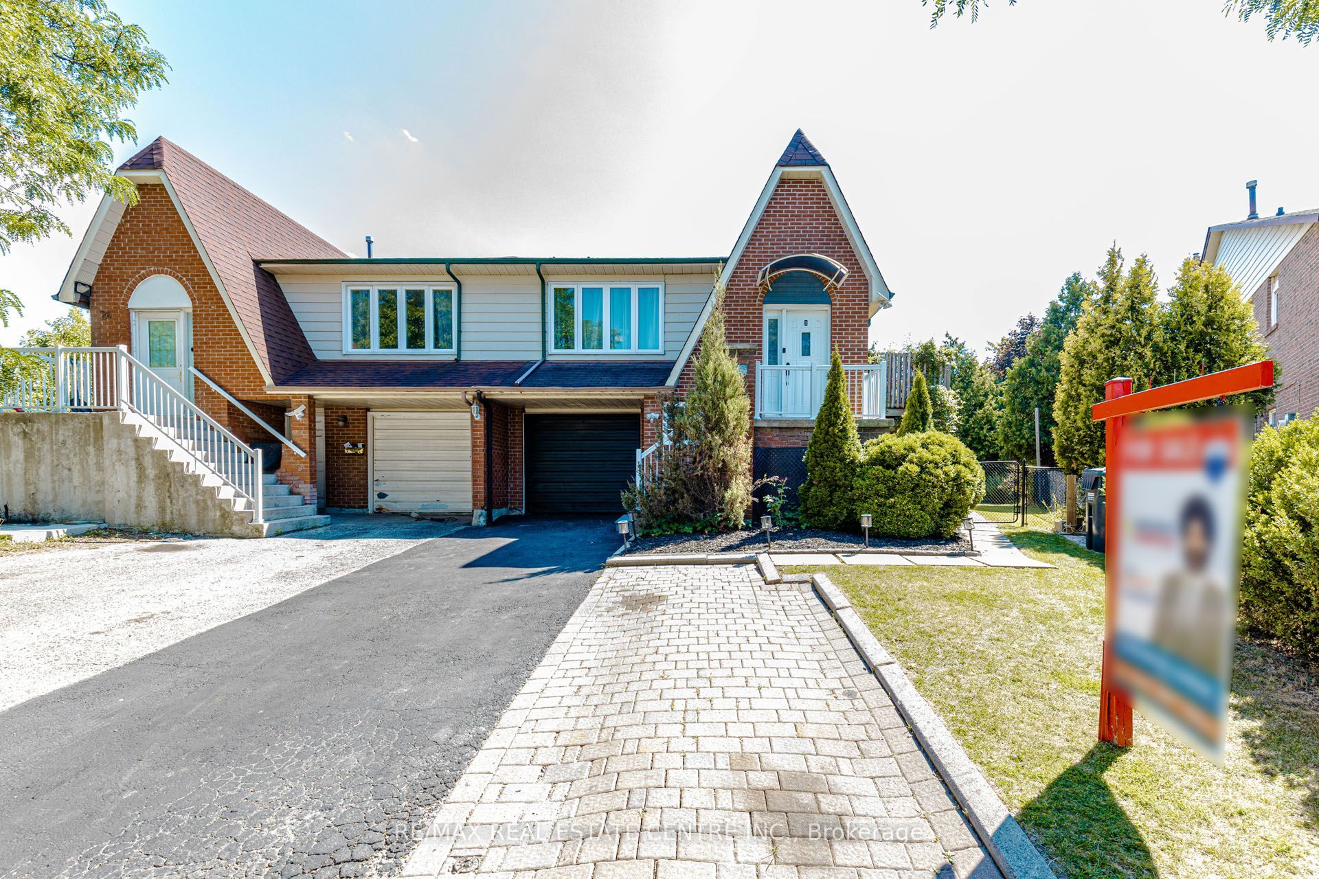 28 Foxacre Row, Brampton, ON L6V 3P5