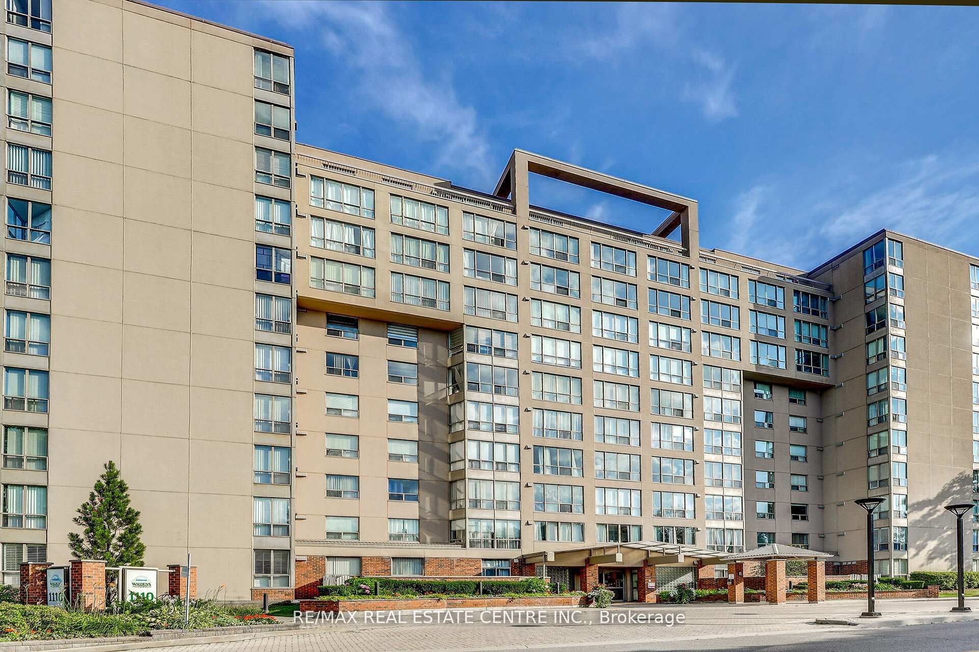 1110 WALDEN Circle PH3, Mississauga, ON L5J 4R3