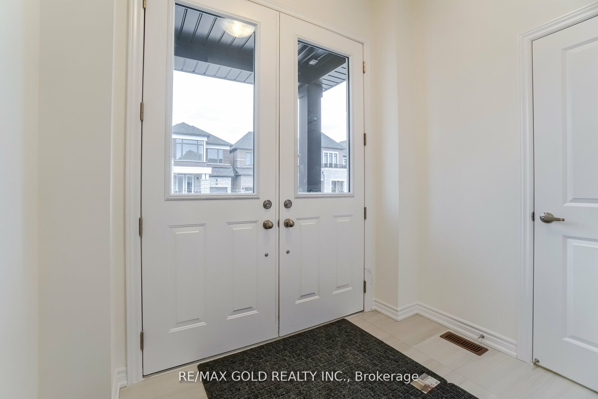 26 Del Grappa Street, Caledon, ON L7C 4L1 photo 3