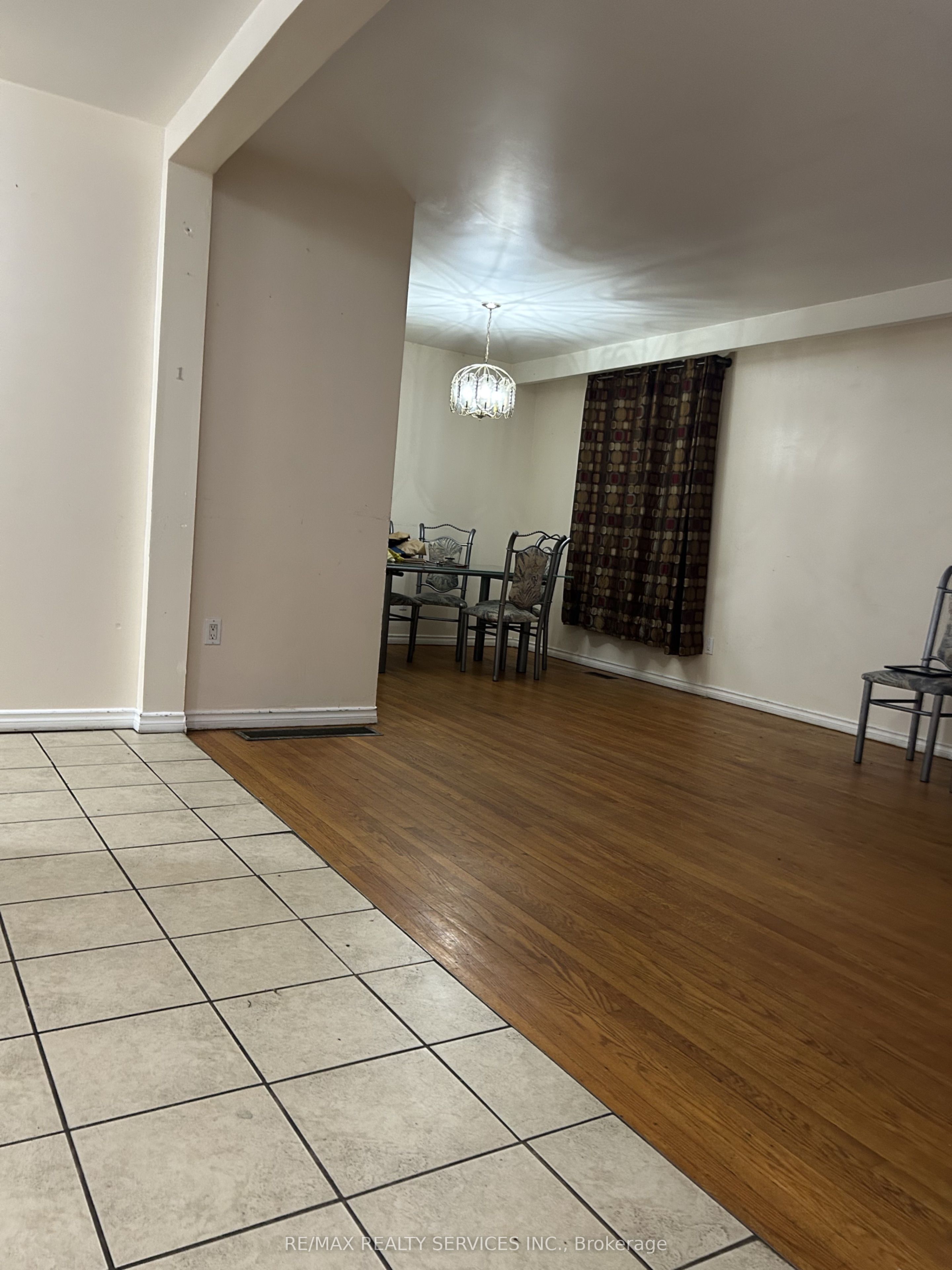 100 Sutherland Avenue, Brampton, ON L6V 2H7 photo 3