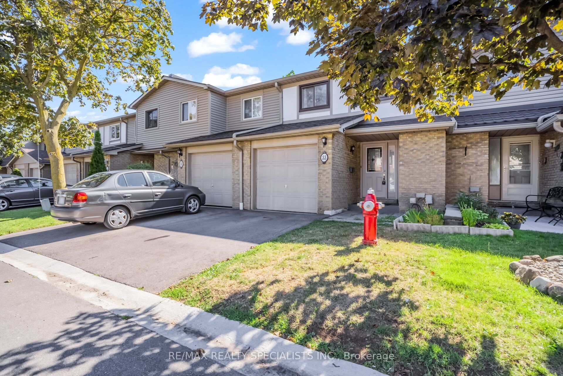 33 Greenwich Circle, Brampton, ON L6S 2E6 photo 3