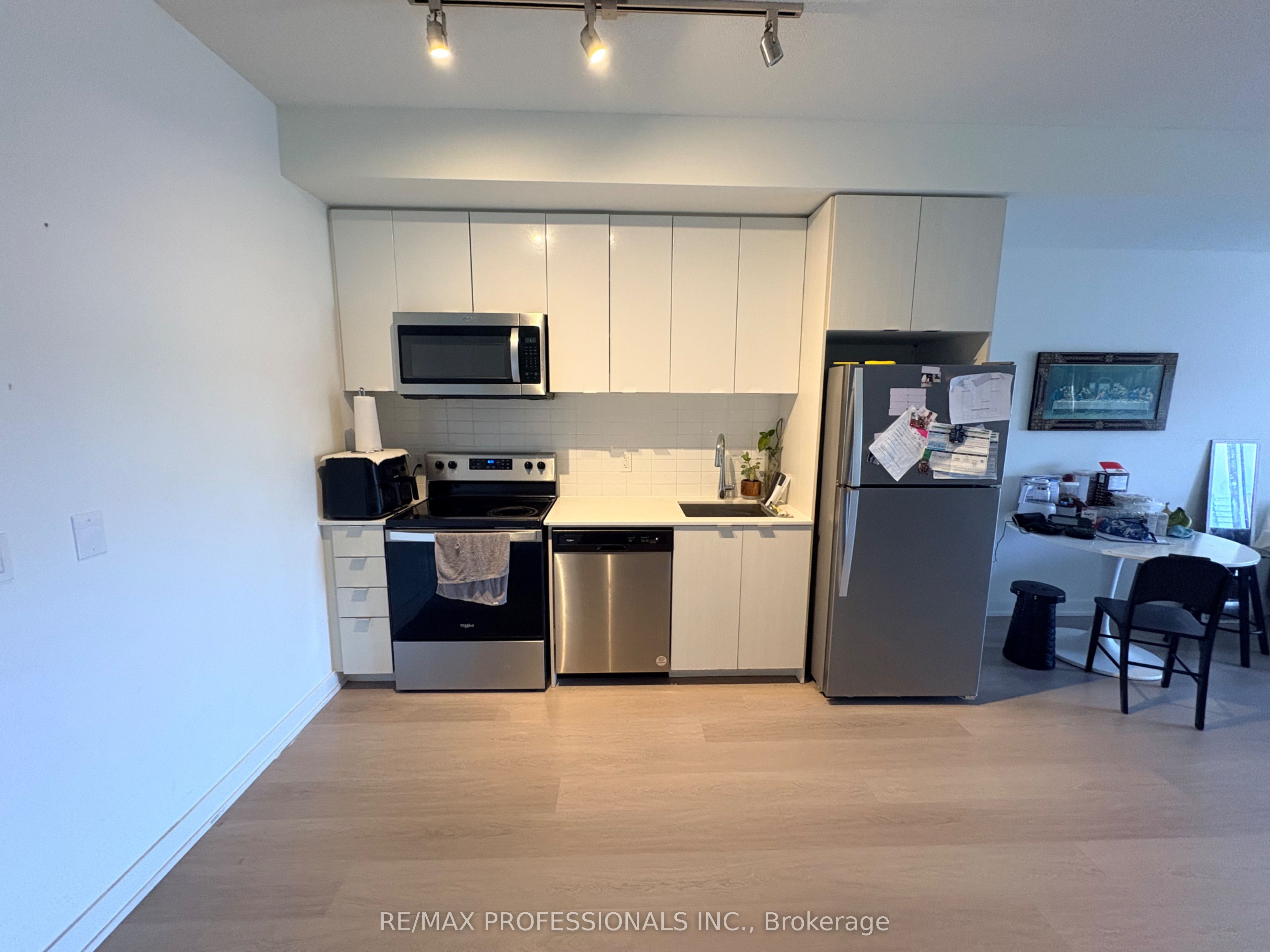 859 The Queensway 319, Toronto, ON M8Z 1N8 photo 4