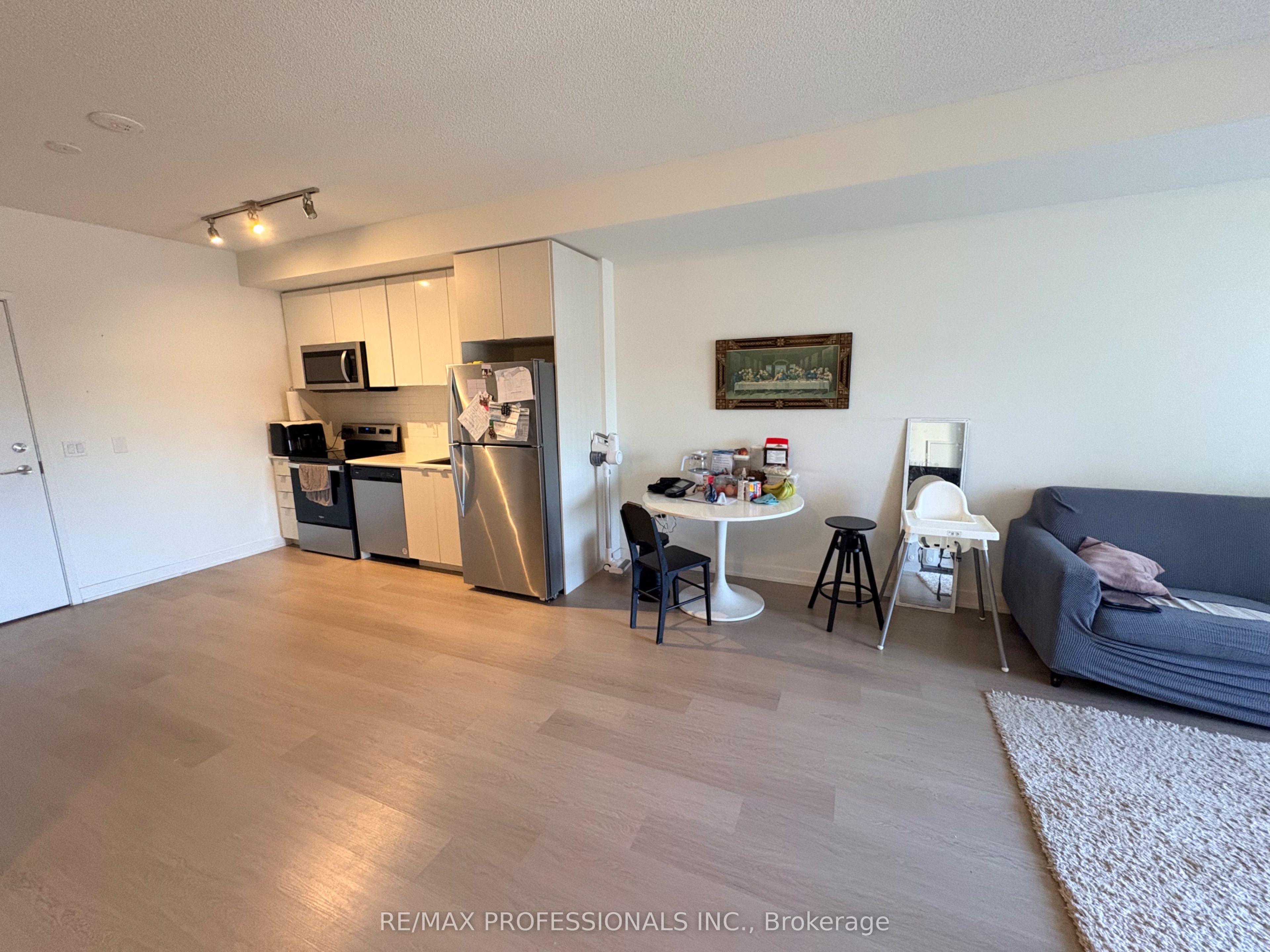 859 The Queensway 319, Toronto, ON M8Z 1N8 photo 5