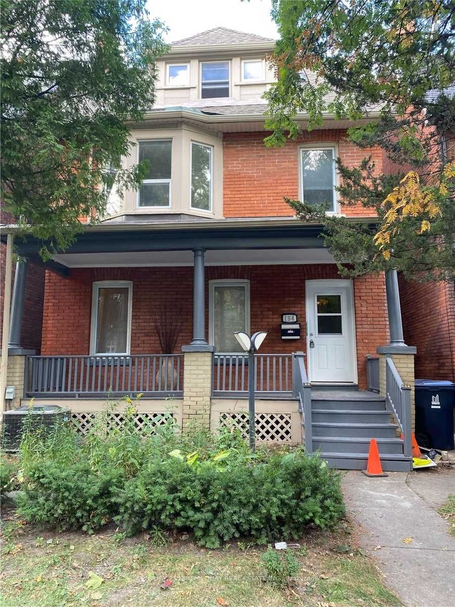 154 Sorauren Avenue 3rd Flr, Toronto, ON M6R 2E5